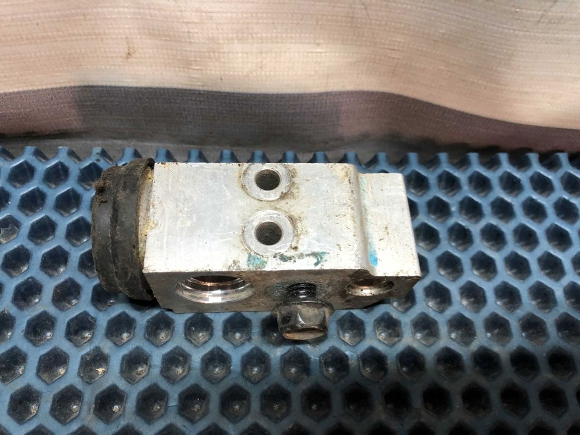 976042B100 Клапан кондиционера Hyundai Santa Fe II, 1000 рублей, Нижний Новгород