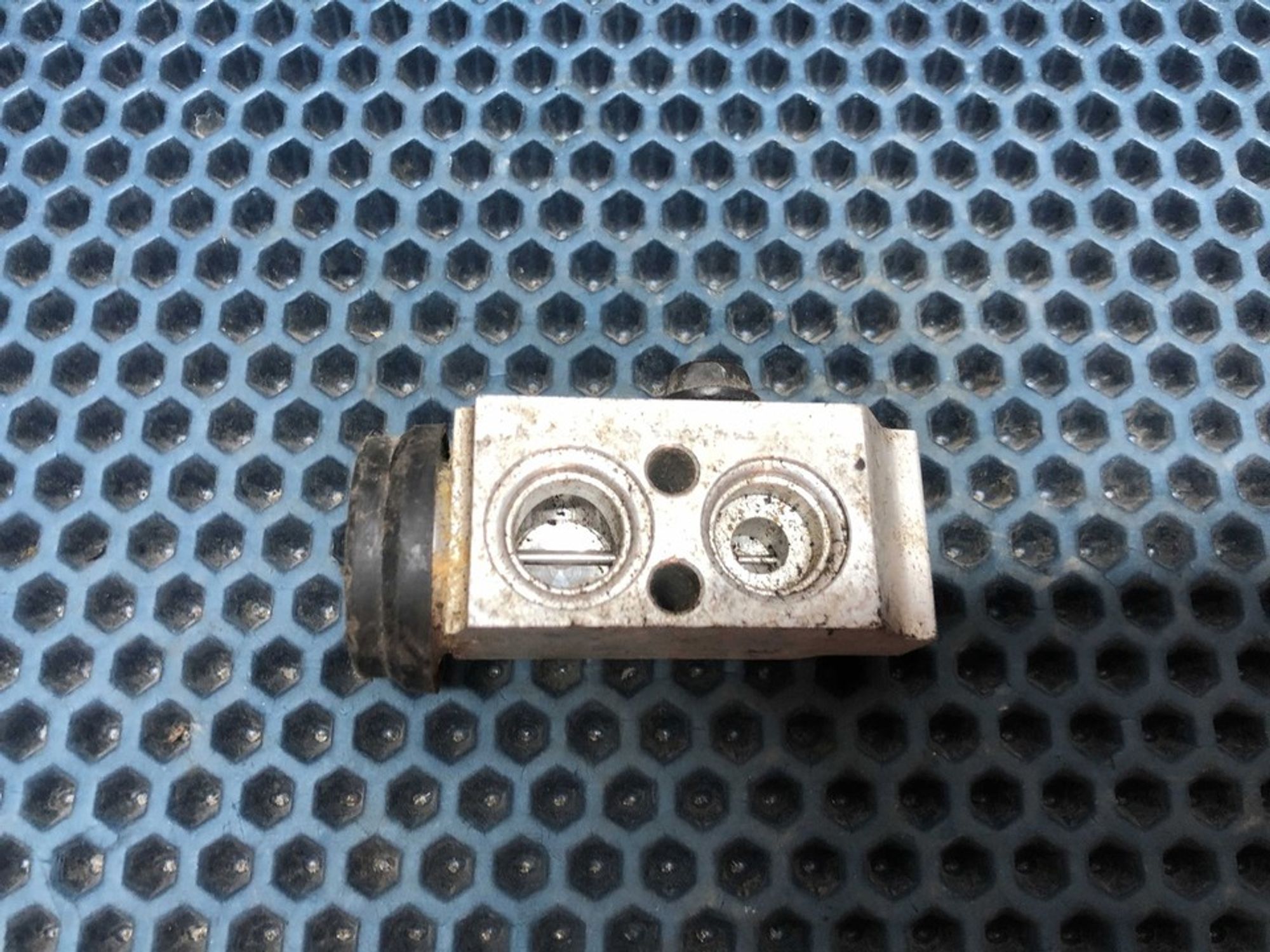 976042B100 Клапан кондиционера Hyundai Santa Fe II, 1000 рублей, Нижний Новгород