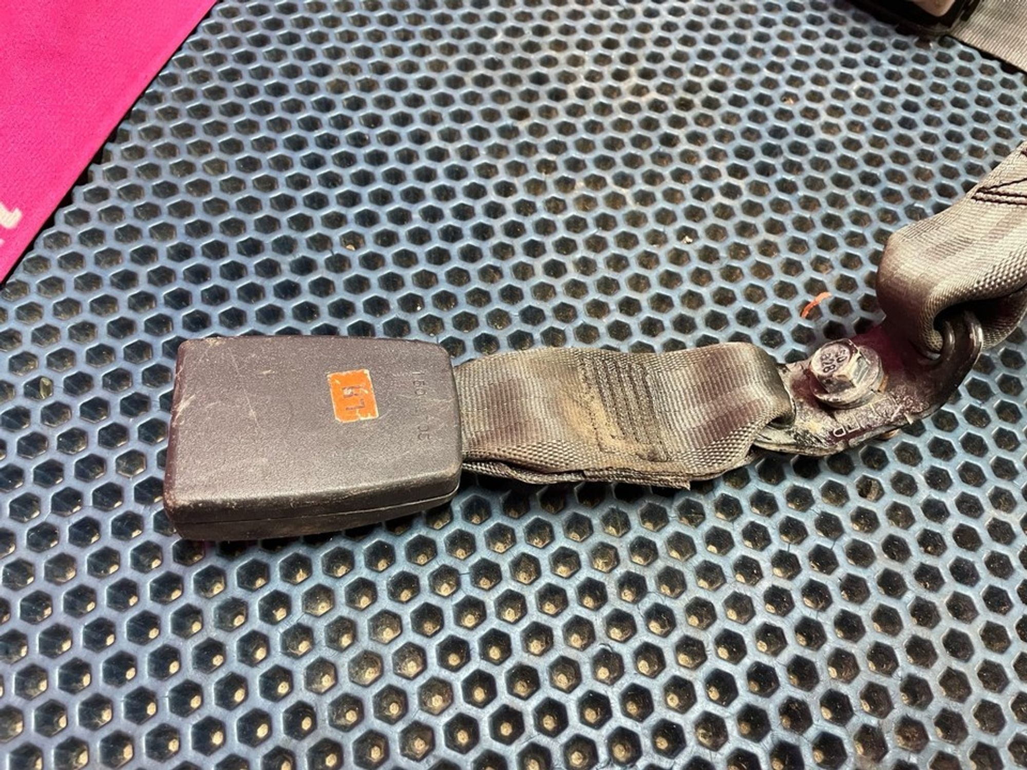 898504L000 Ремень безопасности задний центральный Hyundai Solaris I, 500 рублей, Нижний Новгород