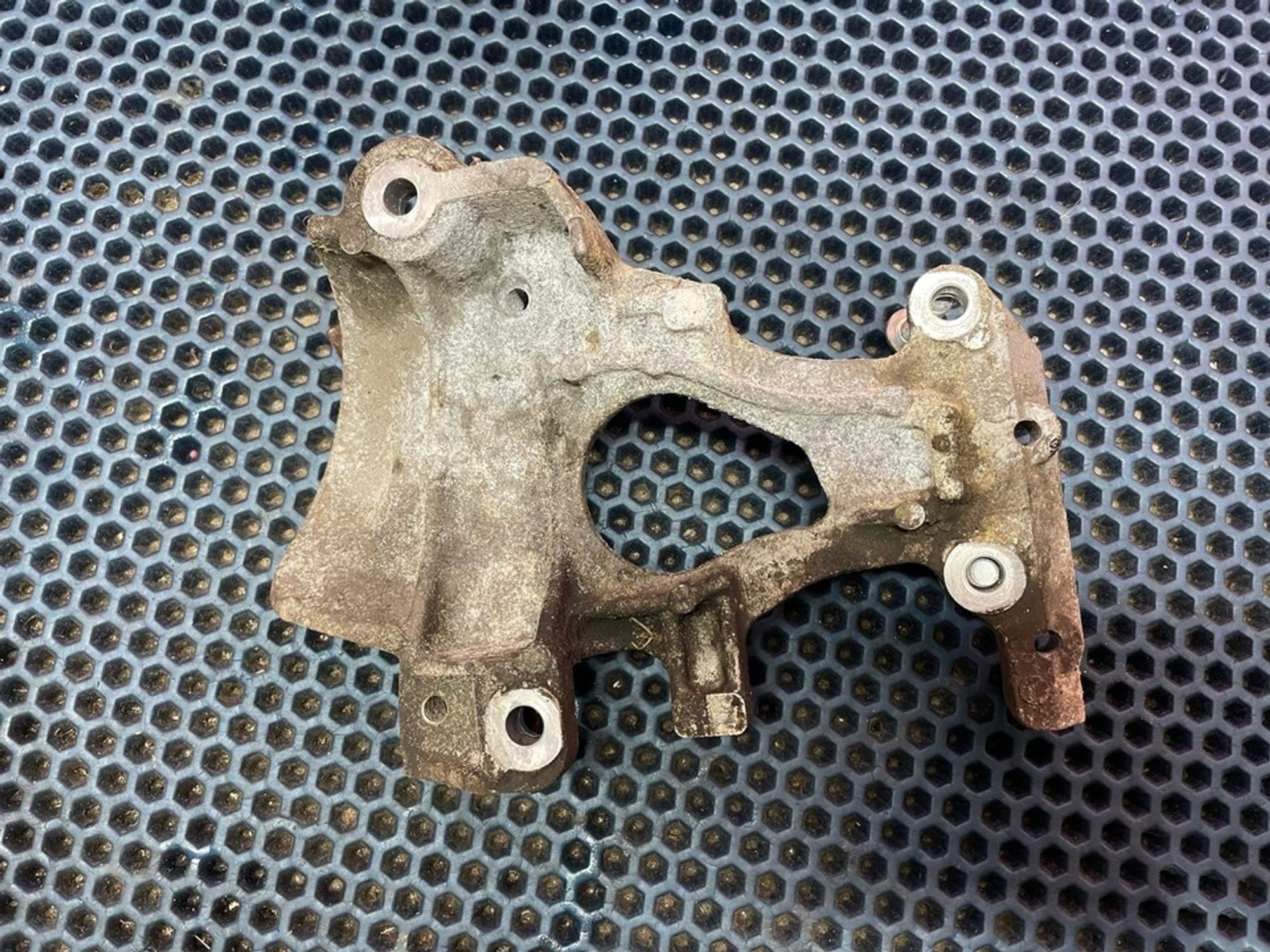 38930RSAE00 Кронштейн кондиционера Honda Civic VIII, 900 рублей, Нижний Новгород