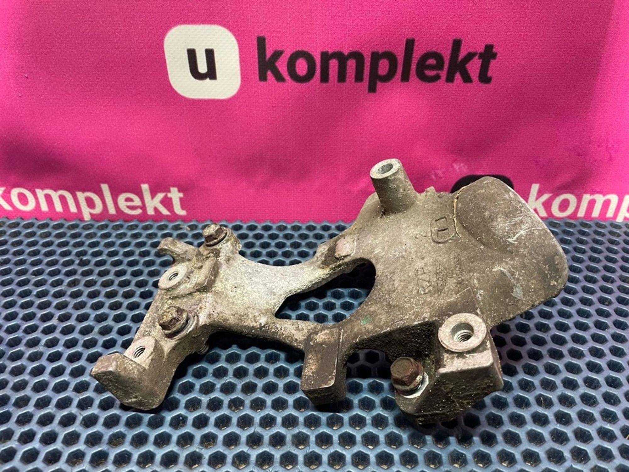 38930RSAE00 Кронштейн кондиционера Honda Civic VIII, 900 рублей, Нижний Новгород