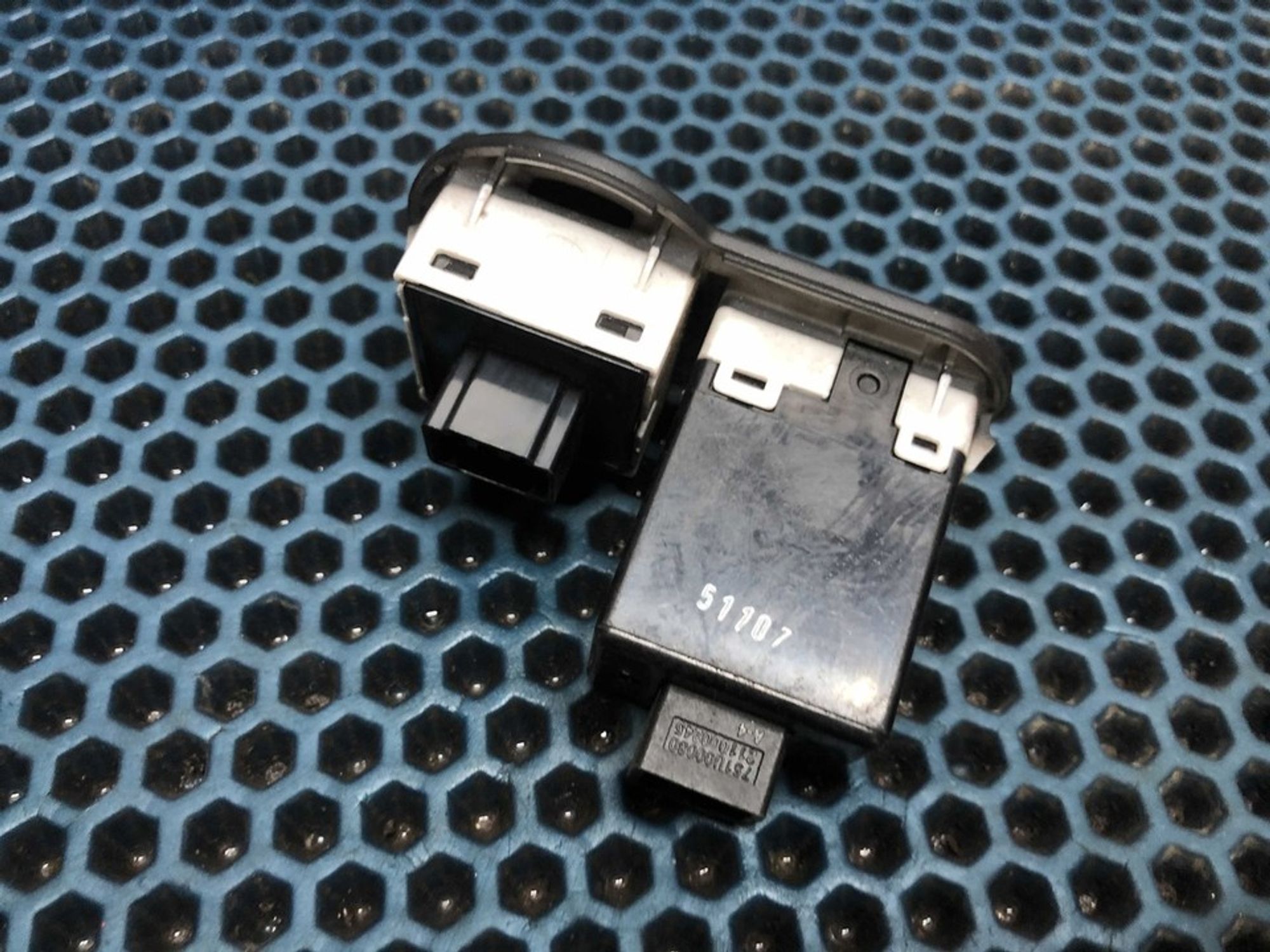 211000245 Кнопка корректора фар Kia Spectra I, 500 рублей, Нижний Новгород