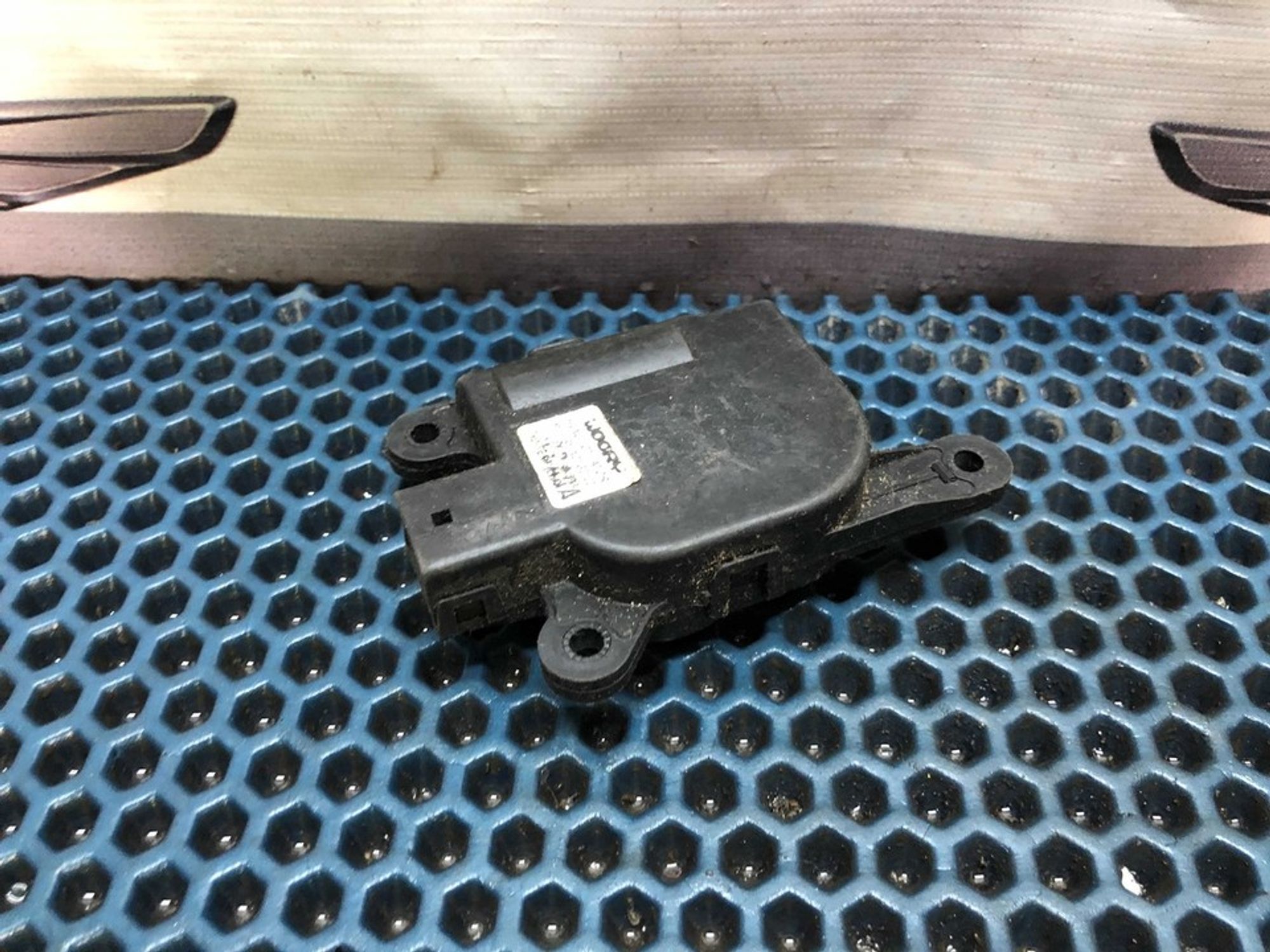 D267AN6AA Моторчик привода заслонки отопителя, 900 рублей, Нижний Новгород