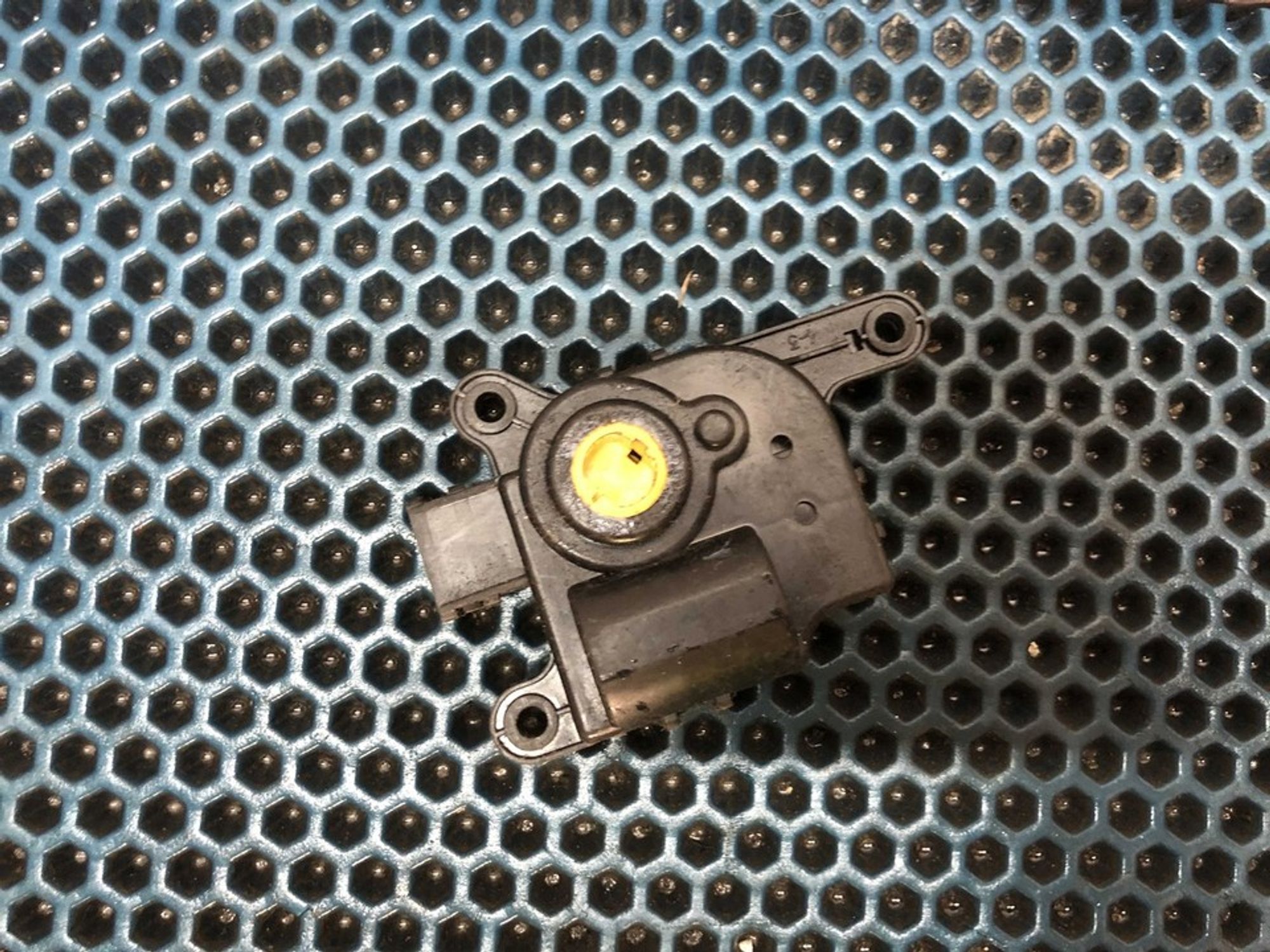 D267AN6AA Моторчик привода заслонки отопителя, 900 рублей, Нижний Новгород