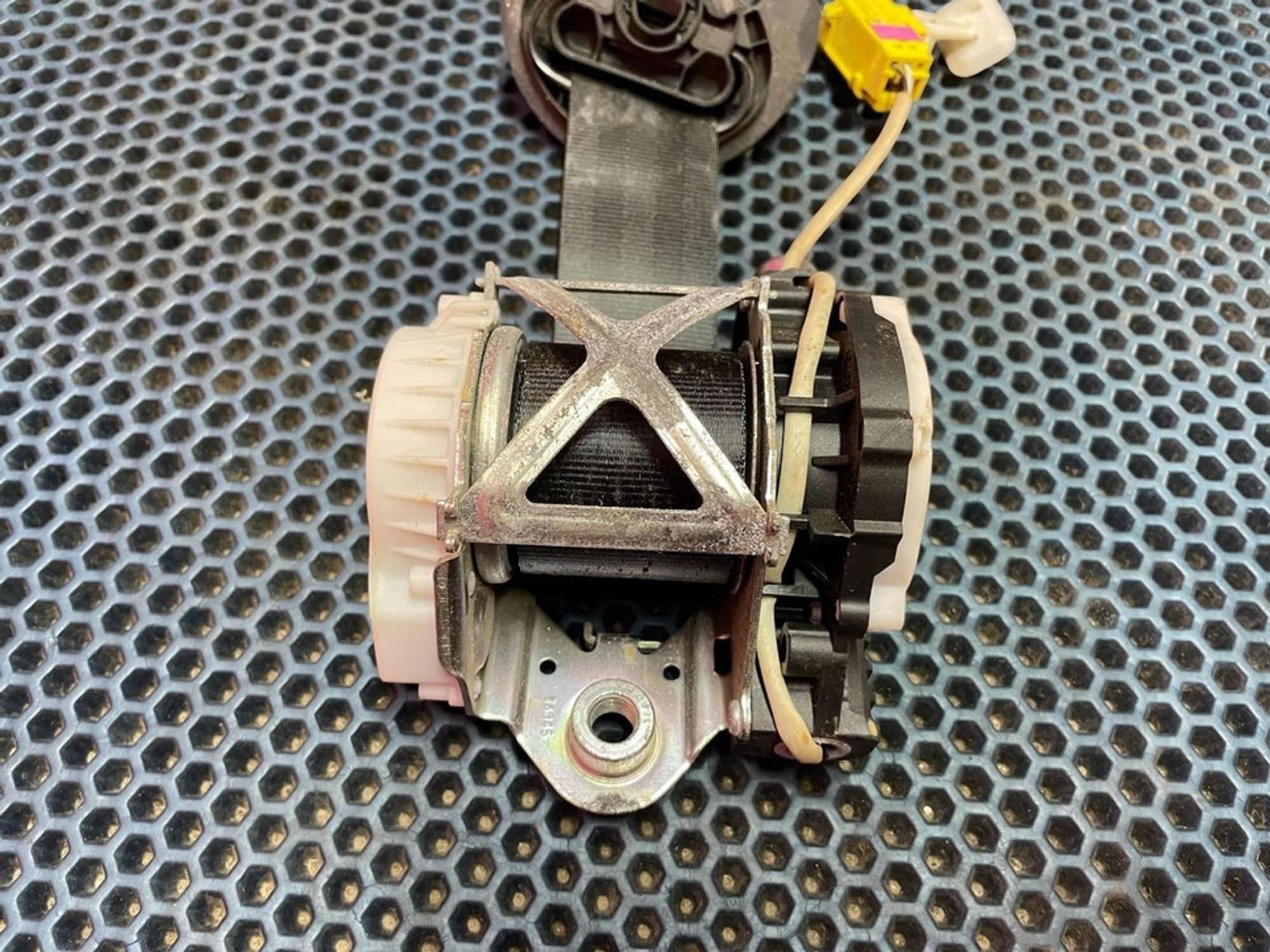 3C1857706 Ремень безопасности передний правый R Volkswagen Passat B6, 2500 рублей, Нижний Новгород