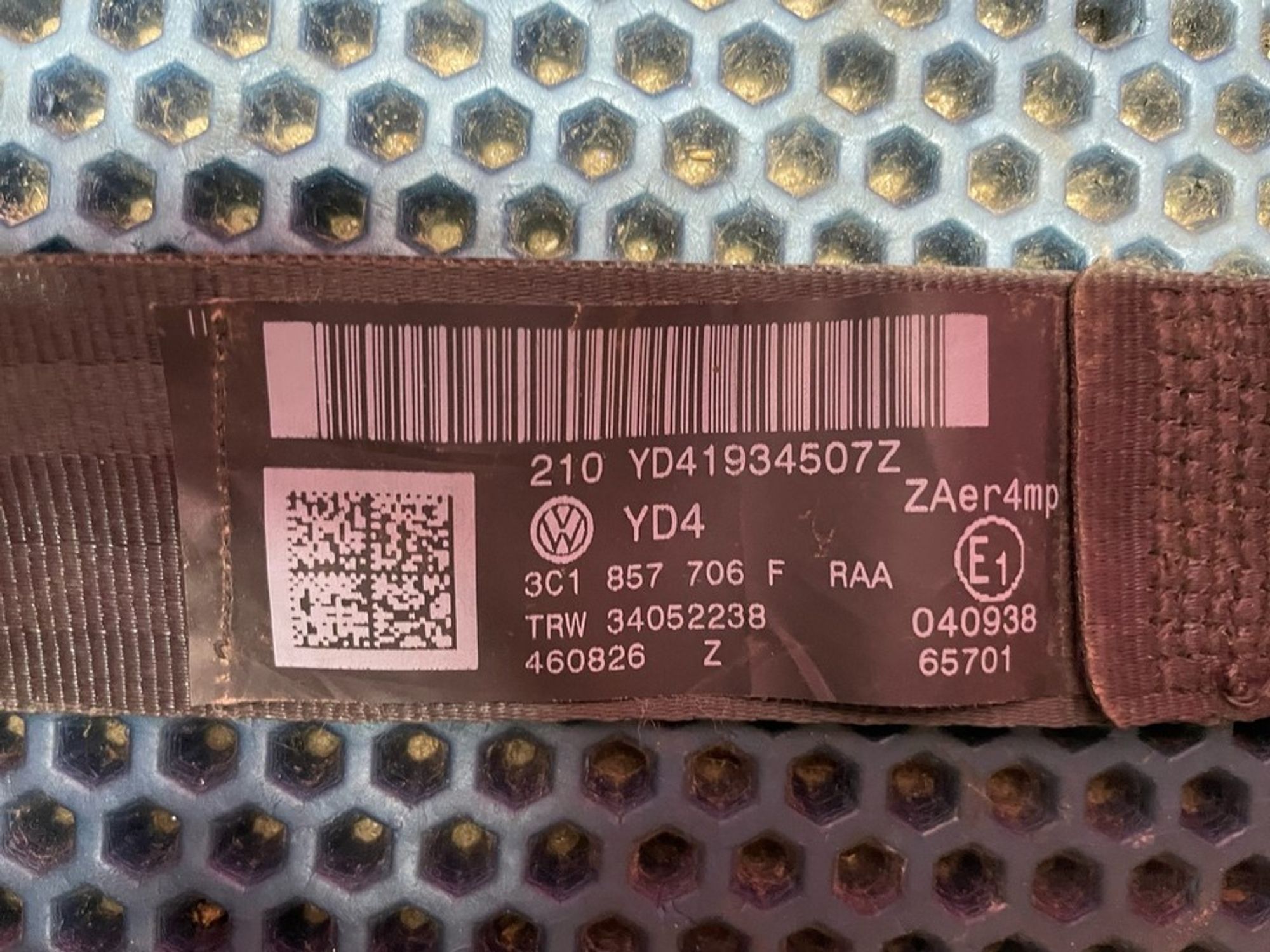 3C1857706 Ремень безопасности передний правый R Volkswagen Passat B6, 2500 рублей, Нижний Новгород