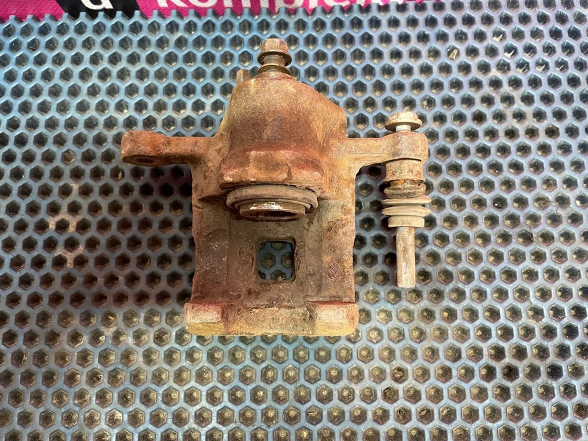 582102H300 Суппорт задний левый L Hyundai Avante III, 800 рублей, Нижний Новгород