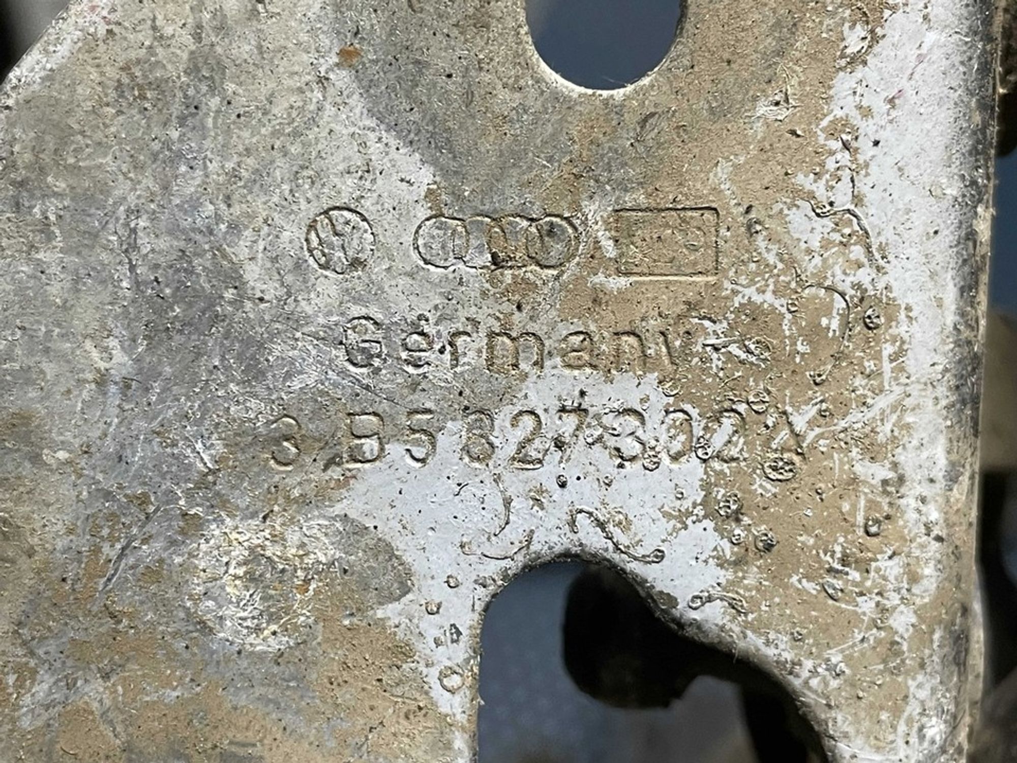 3B5827302A Петля крышки багажника правая R Volkswagen Passat B5, 600 рублей, Нижний Новгород