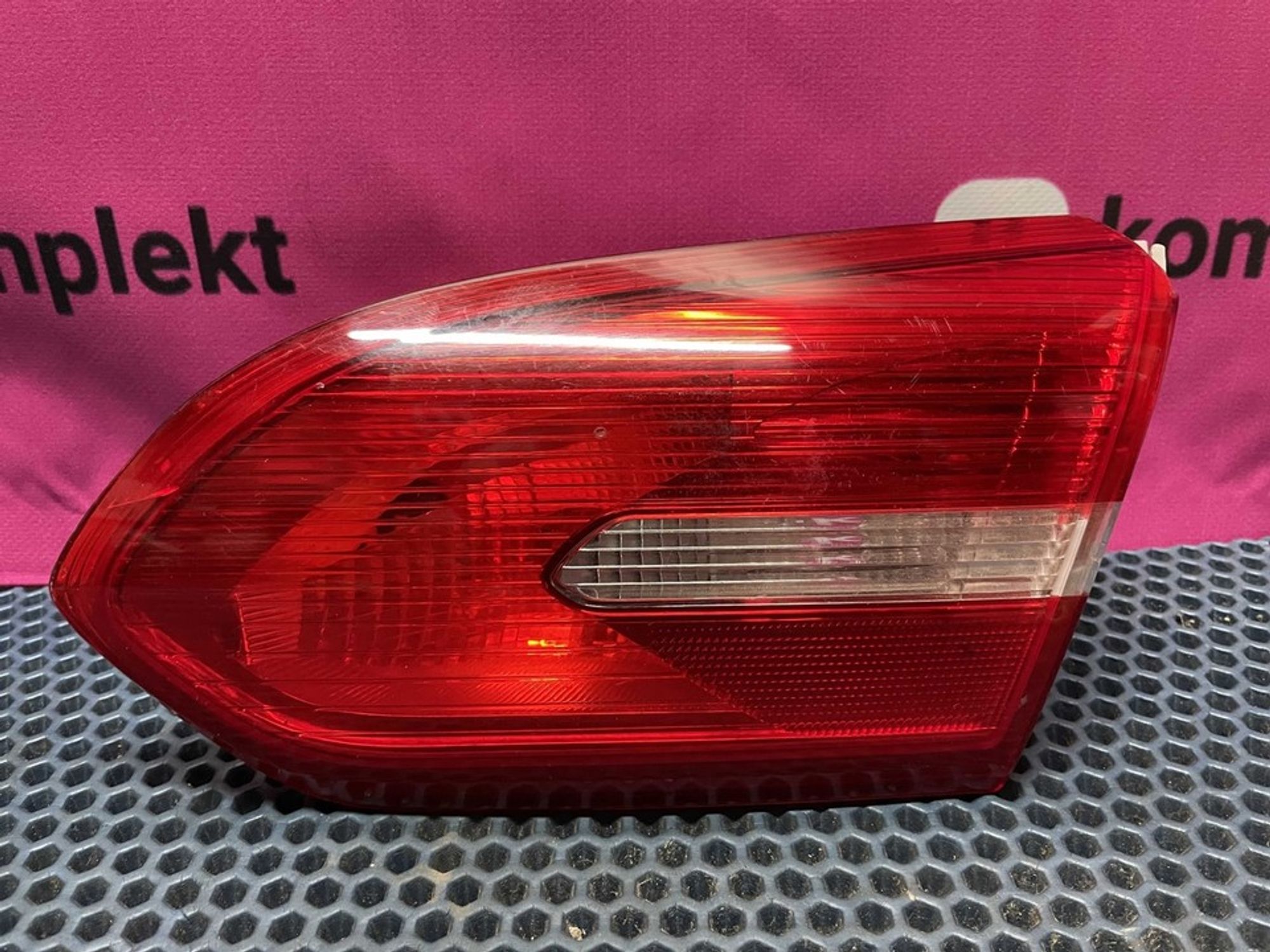 F1EB13A602 Фонарь задний правый внутренний R Ford Focus III, 900 рублей, Нижний Новгород