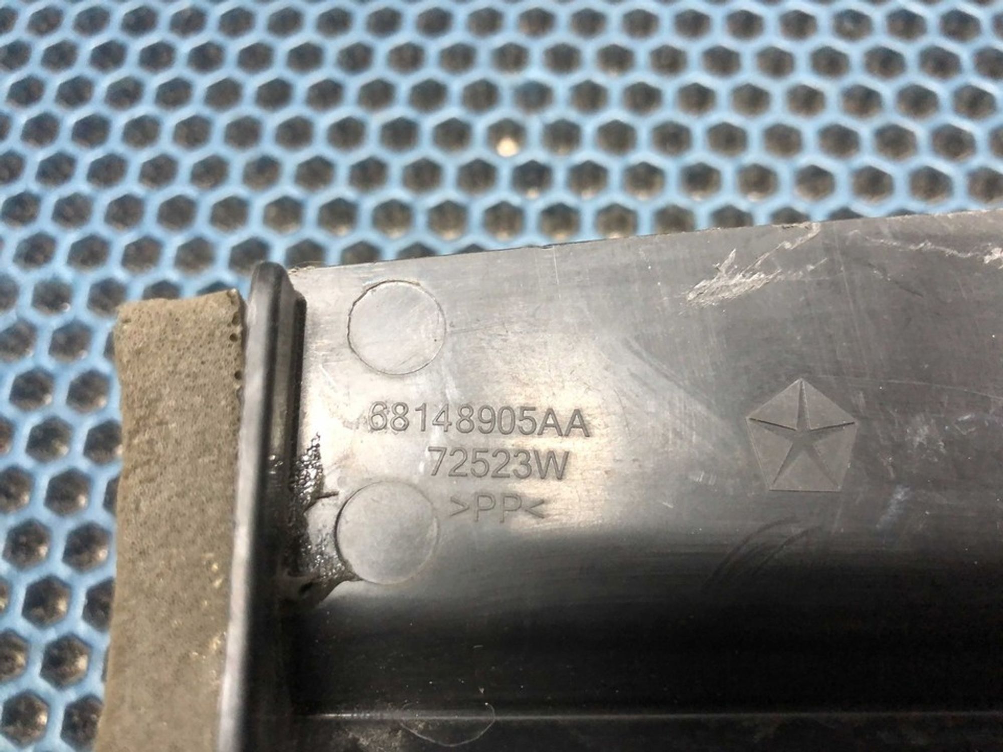 68148905AA Кронштейн Jeep Grand Cherokee WK2, 1000 рублей, Нижний Новгород