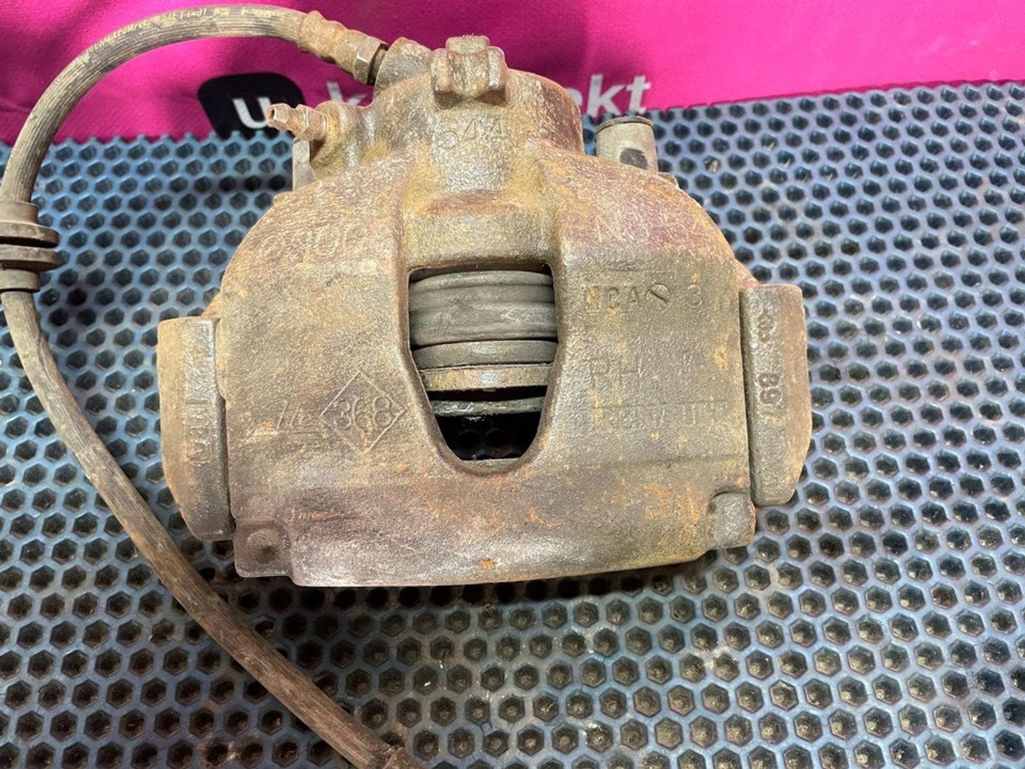 7701065267 Суппорт передний правый R Renault Clio III, 1200 рублей, Нижний Новгород