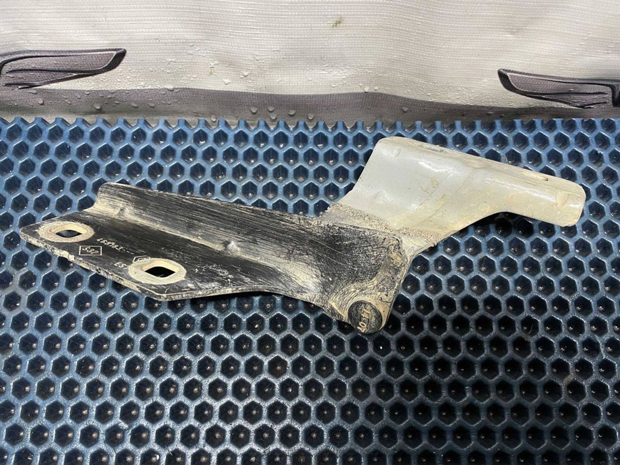 468183 Петля капота левая L Renault Megane II, 500 рублей, Нижний Новгород