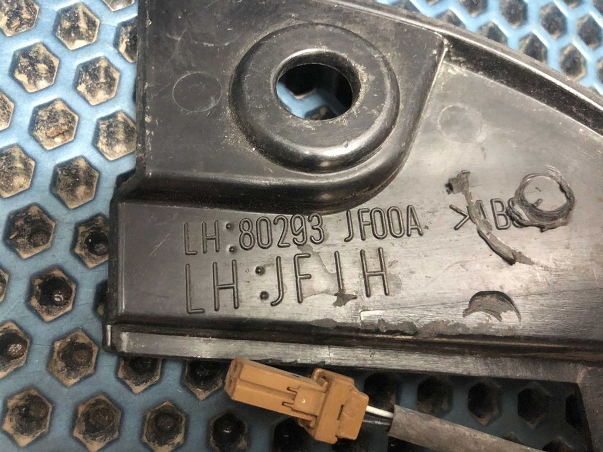 80293JF00A Крышка зеркала внутренняя левая L Nissan GT-R, 1400 рублей, Нижний Новгород