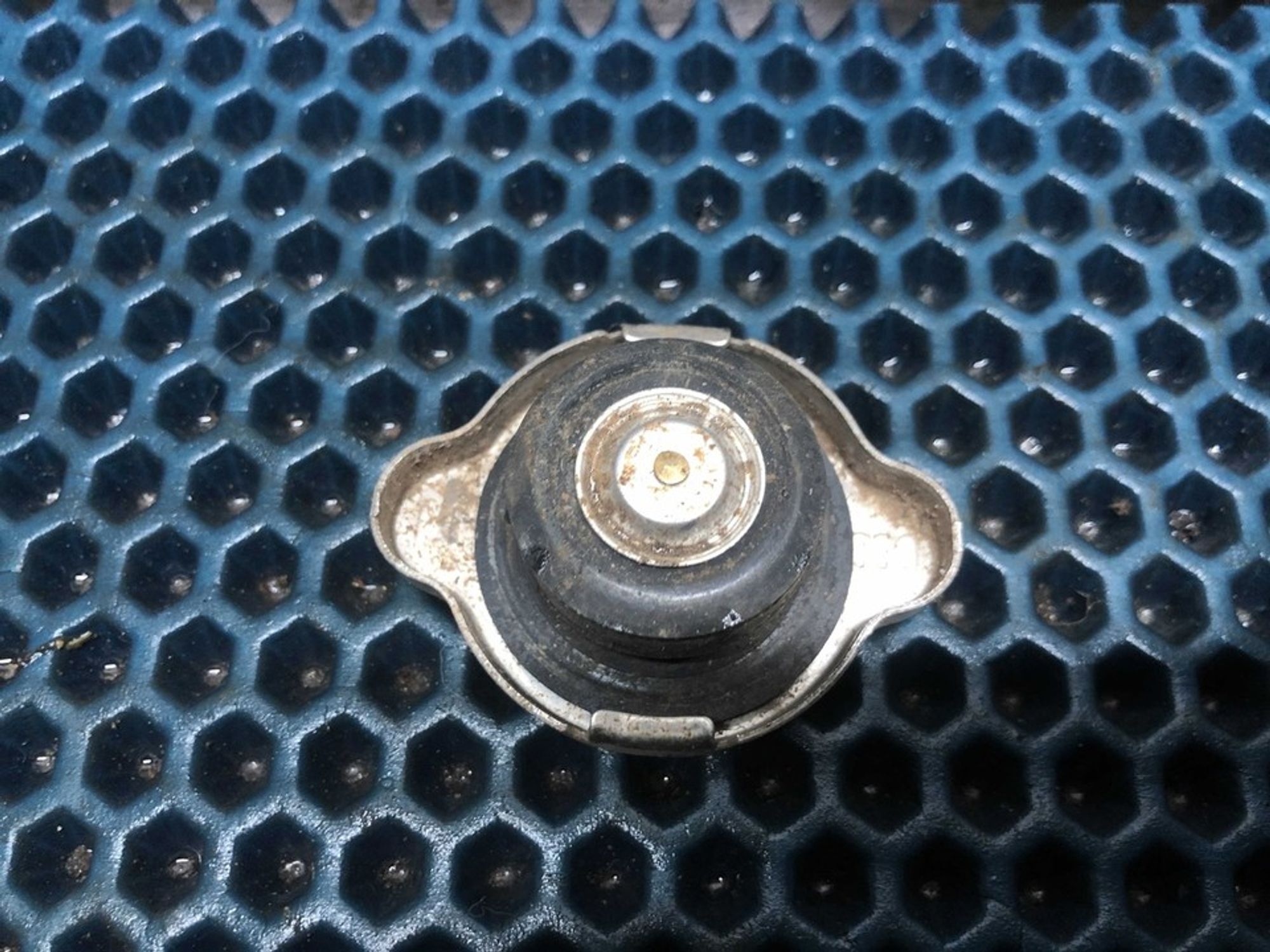 253301P000 Крышка расширительного бачка Hyundai Solaris I, 400 рублей, Нижний Новгород