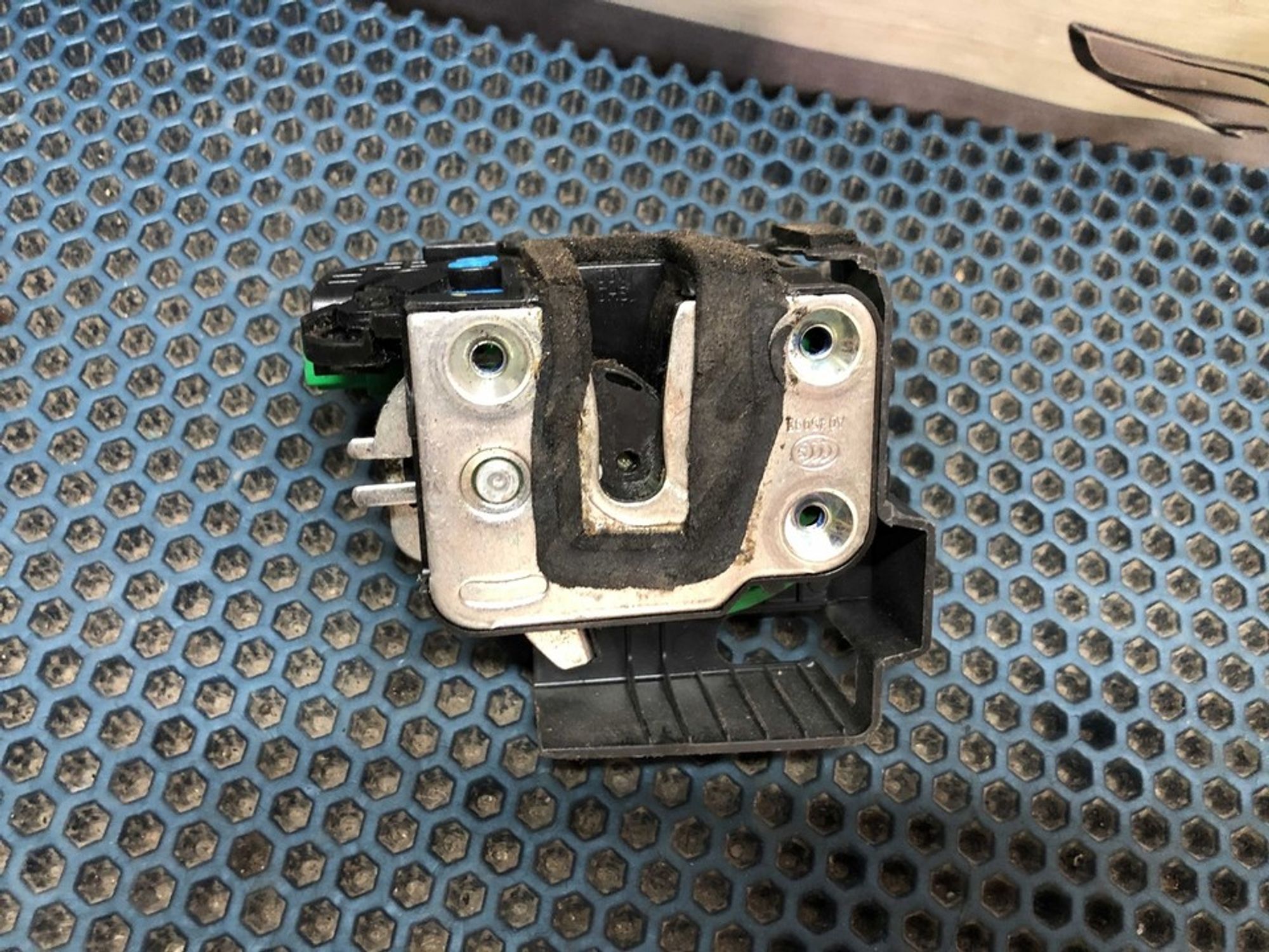 814201R020 Замок двери задней правой R Hyundai Solaris I, 900 рублей, Нижний Новгород