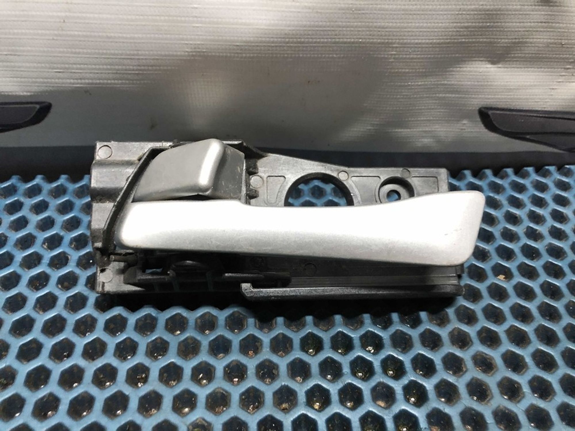 83613RB000 Ручка двери внутренняя задняя левая L Hyundai Solaris I, 400 рублей, Нижний Новгород