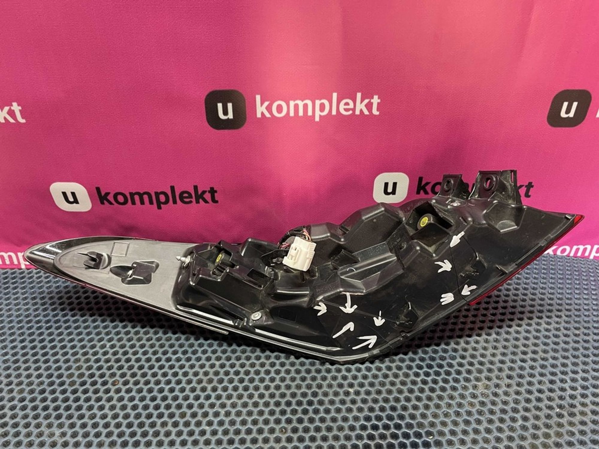 8155133660 Фонарь задний правый внутренний R Toyota Camry XV70, 1900 рублей, Нижний Новгород