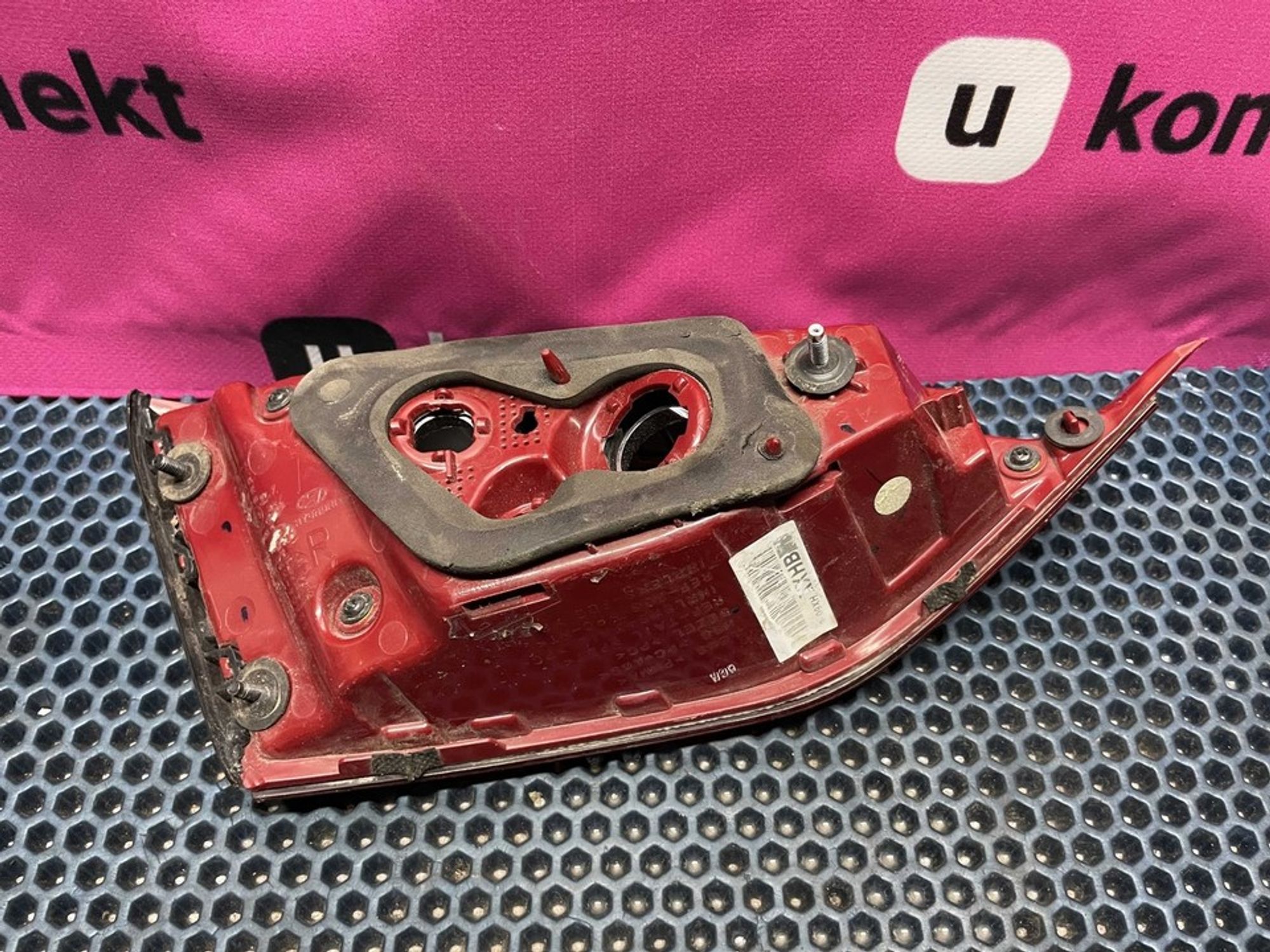 92404H5000 Фонарь задний правый внутренний R Hyundai Solaris II, 1000 рублей, Нижний Новгород