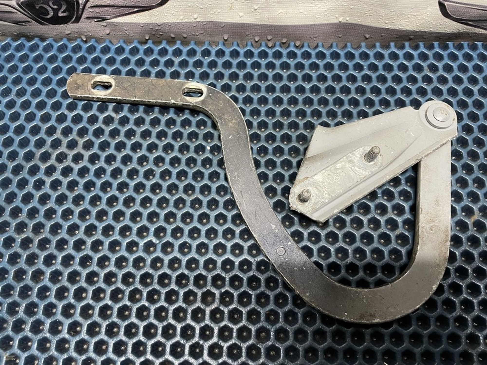 A118402320 Петля капота левая L Chery Amulet / A15, 400 рублей, Нижний Новгород