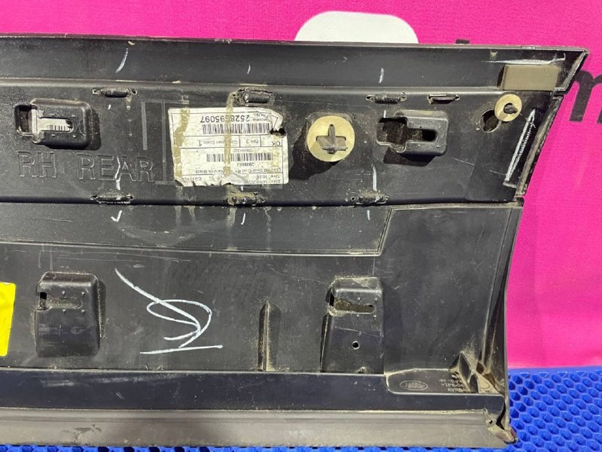 J8A2274A48A Молдинг двери задней правой R Land Rover Range Rover Velar, 1500 рублей, Нижний Новгород