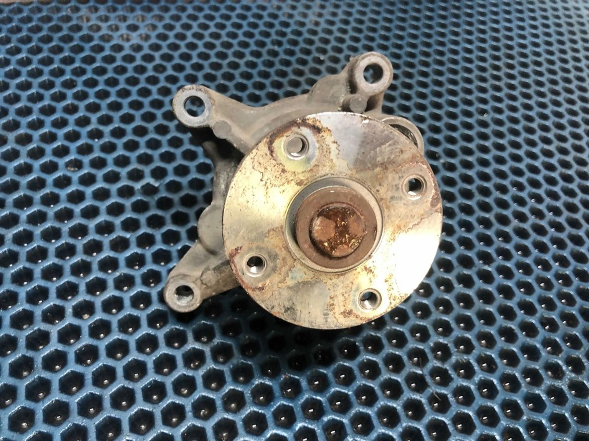 251002B710 Насос водяной Hyundai Elantra HD, 700 рублей, Нижний Новгород