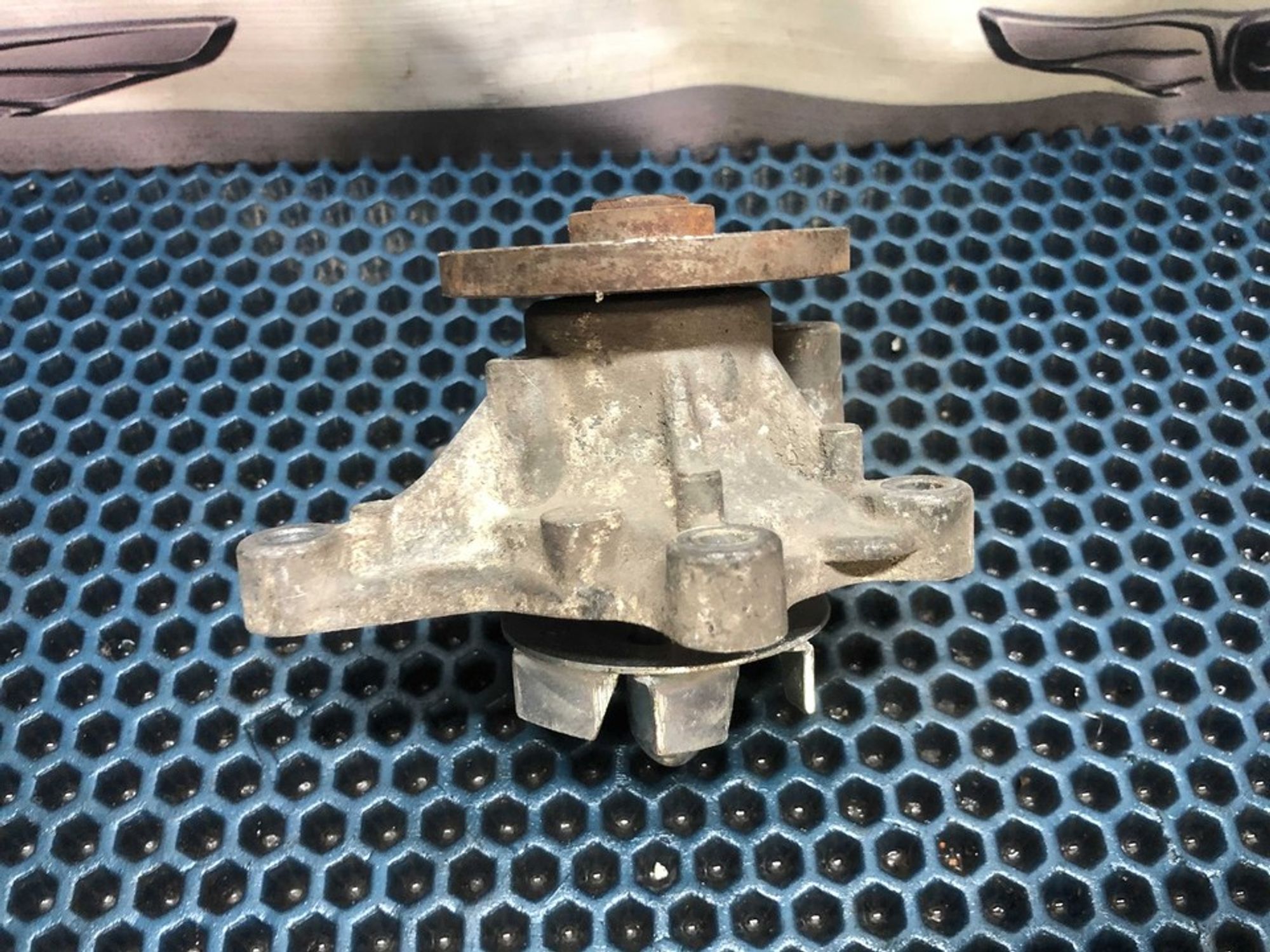 251002B710 Насос водяной Hyundai Elantra HD, 700 рублей, Нижний Новгород