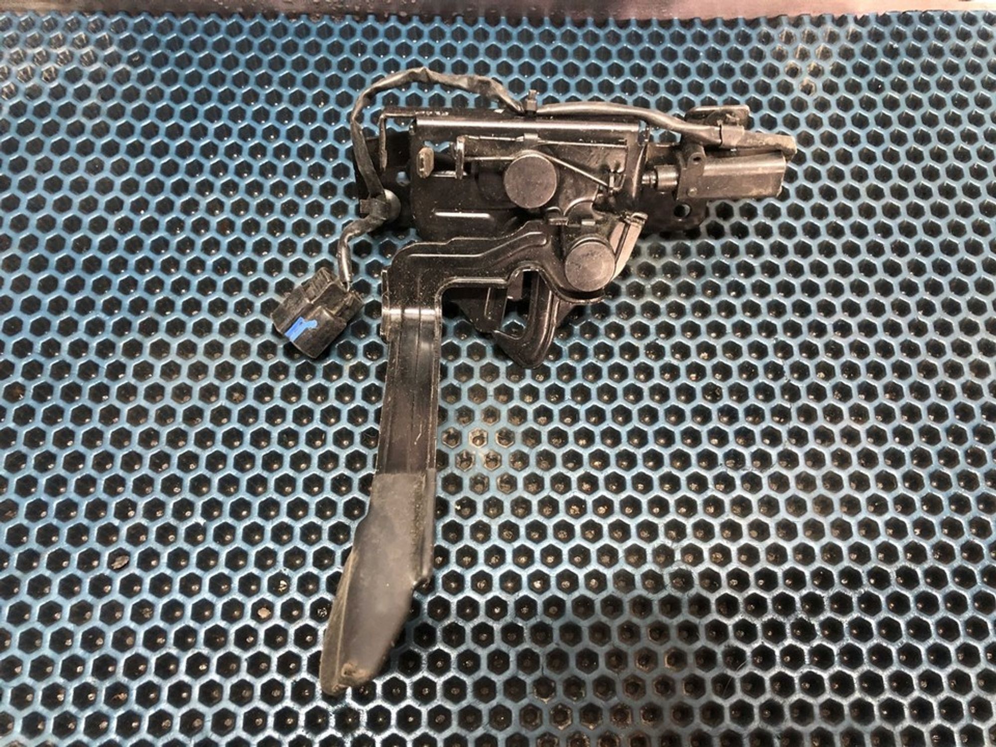 81130C5000 Замок капота Kia Sorento III Prime, 2700 рублей, Нижний Новгород