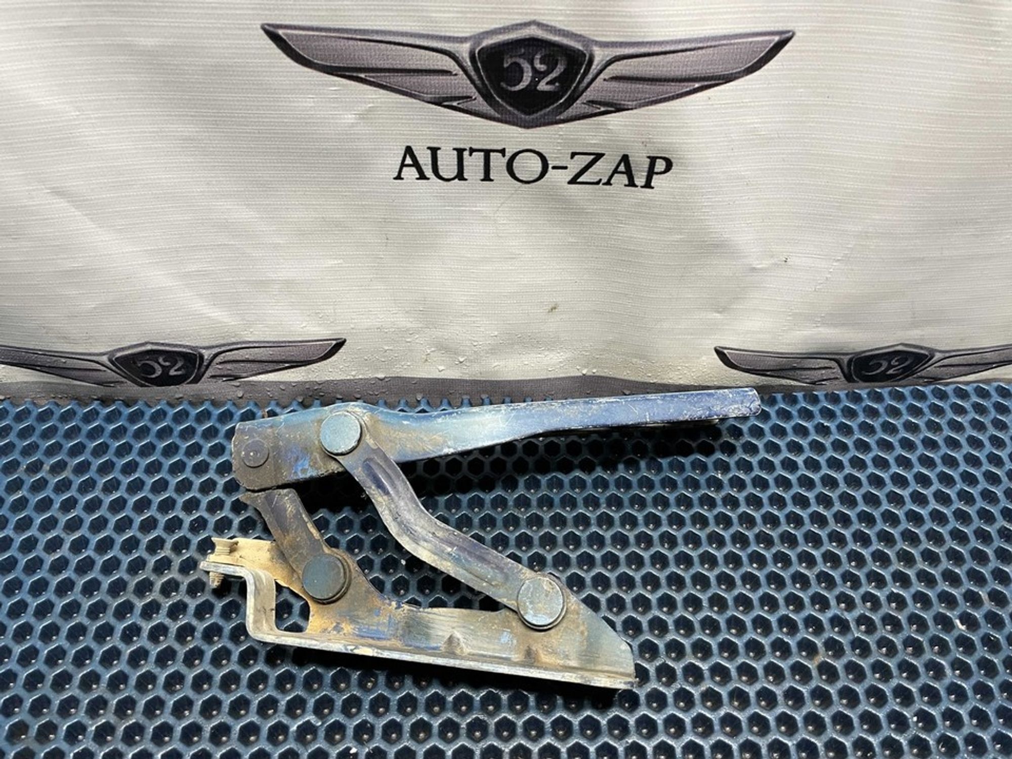 1Z0823302C Петля капота правая R Skoda Octavia II, 1200 рублей, Нижний Новгород