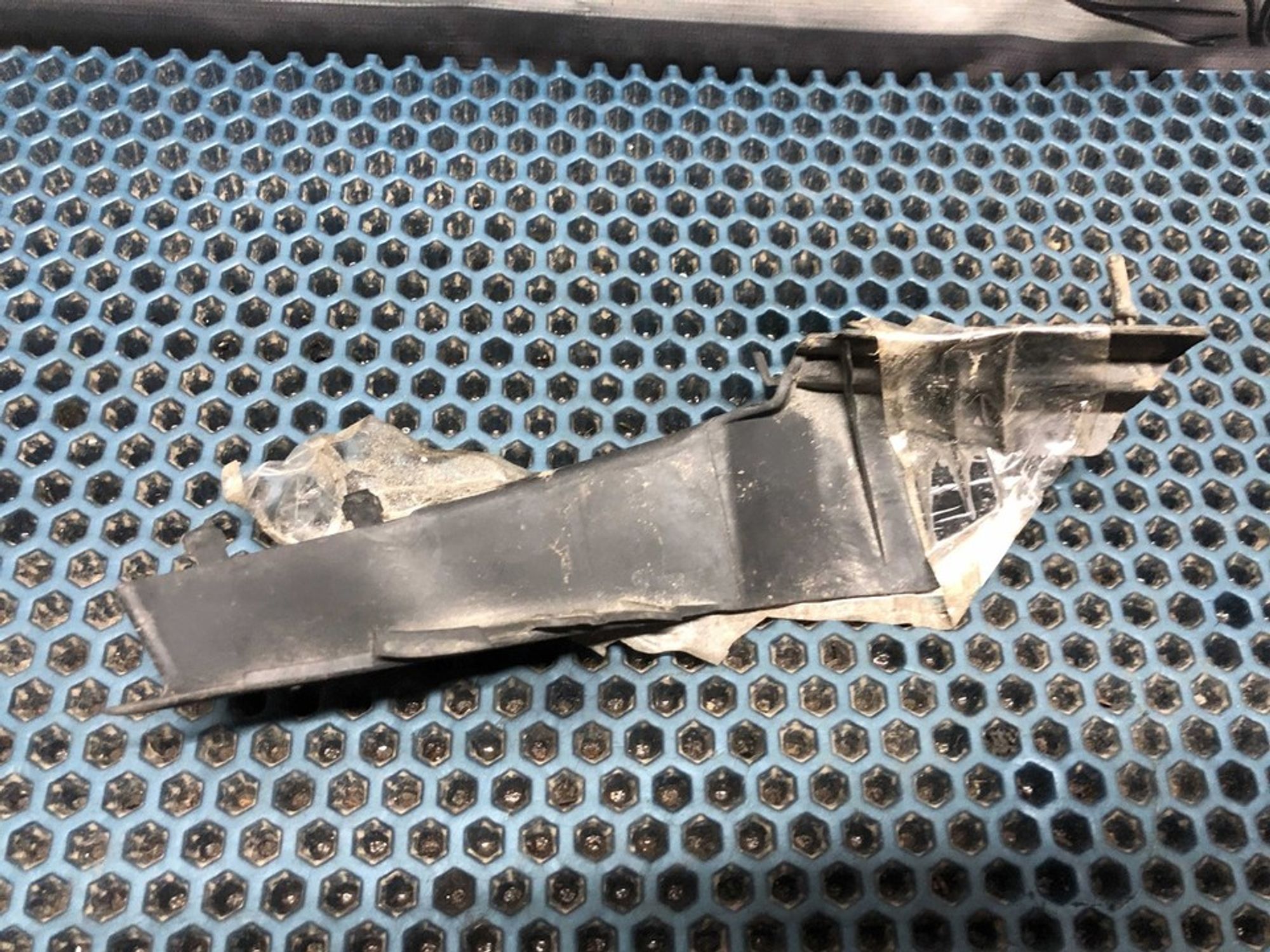 74222SWA000 Накладка под лобовое стекло левая L Honda CR-V III, 900 рублей, Нижний Новгород