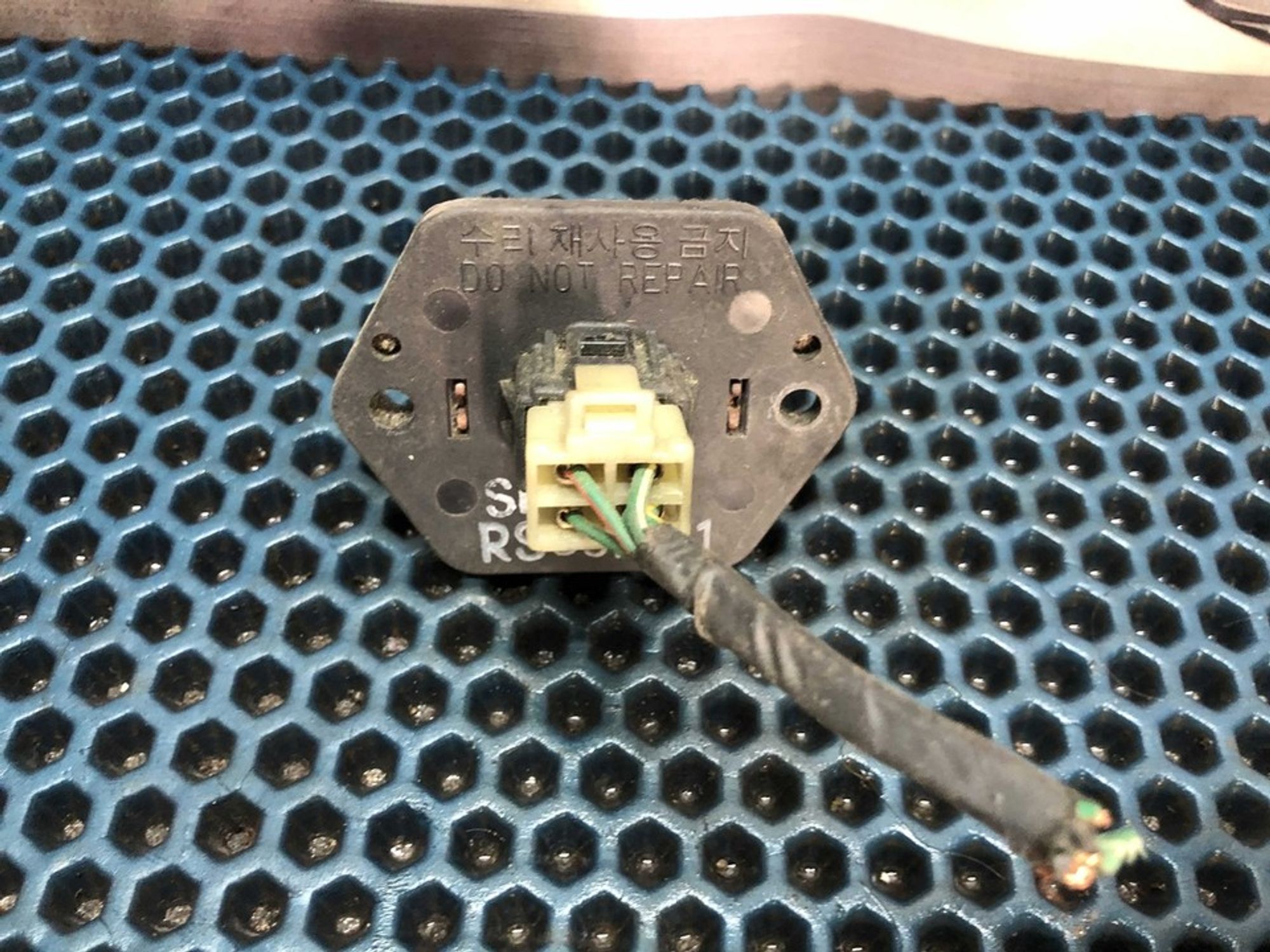 979072P000 Резистор отопителя Kia Sorento II, 700 рублей, Нижний Новгород