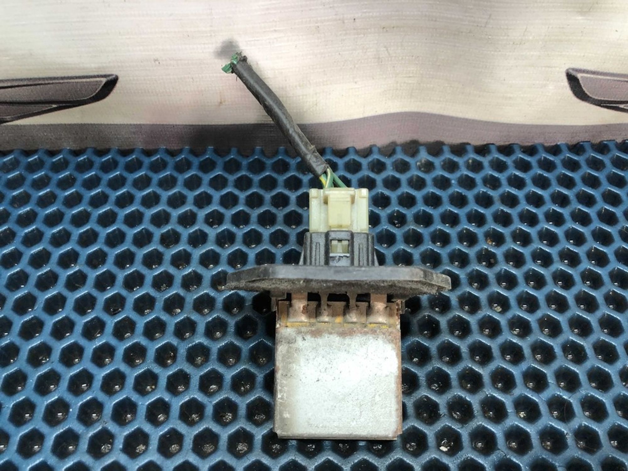 979072P000 Резистор отопителя Kia Sorento II, 700 рублей, Нижний Новгород