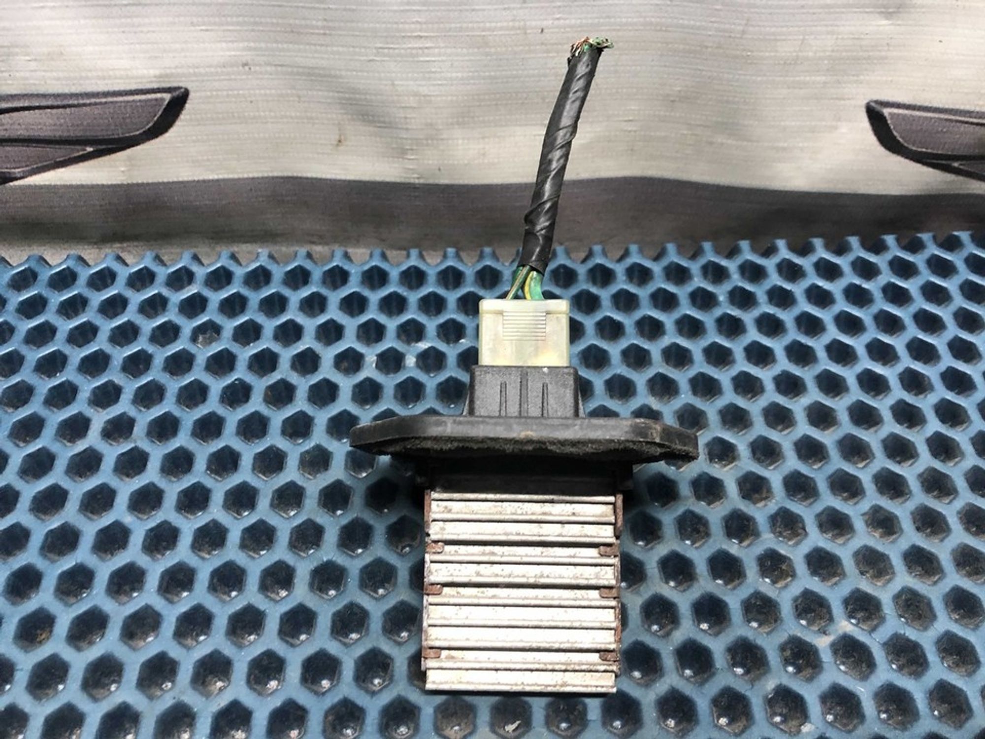 979072P000 Резистор отопителя Kia Sorento II, 700 рублей, Нижний Новгород