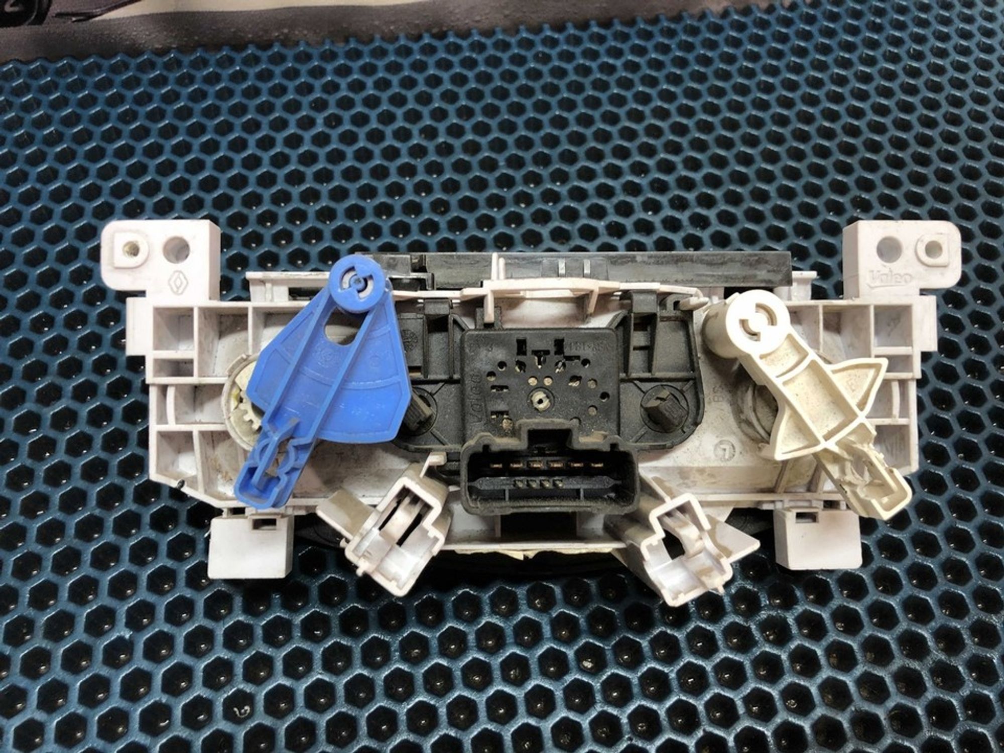 6001551698 Блок управления климатом Renault Неопознанная модель, 800 рублей, Нижний Новгород