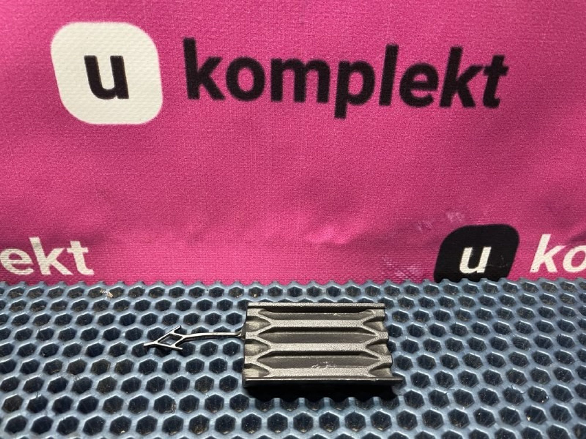 4M0807441D Заглушка заднего бампера левая L Audi Q7 4M, 1200 рублей, Нижний Новгород