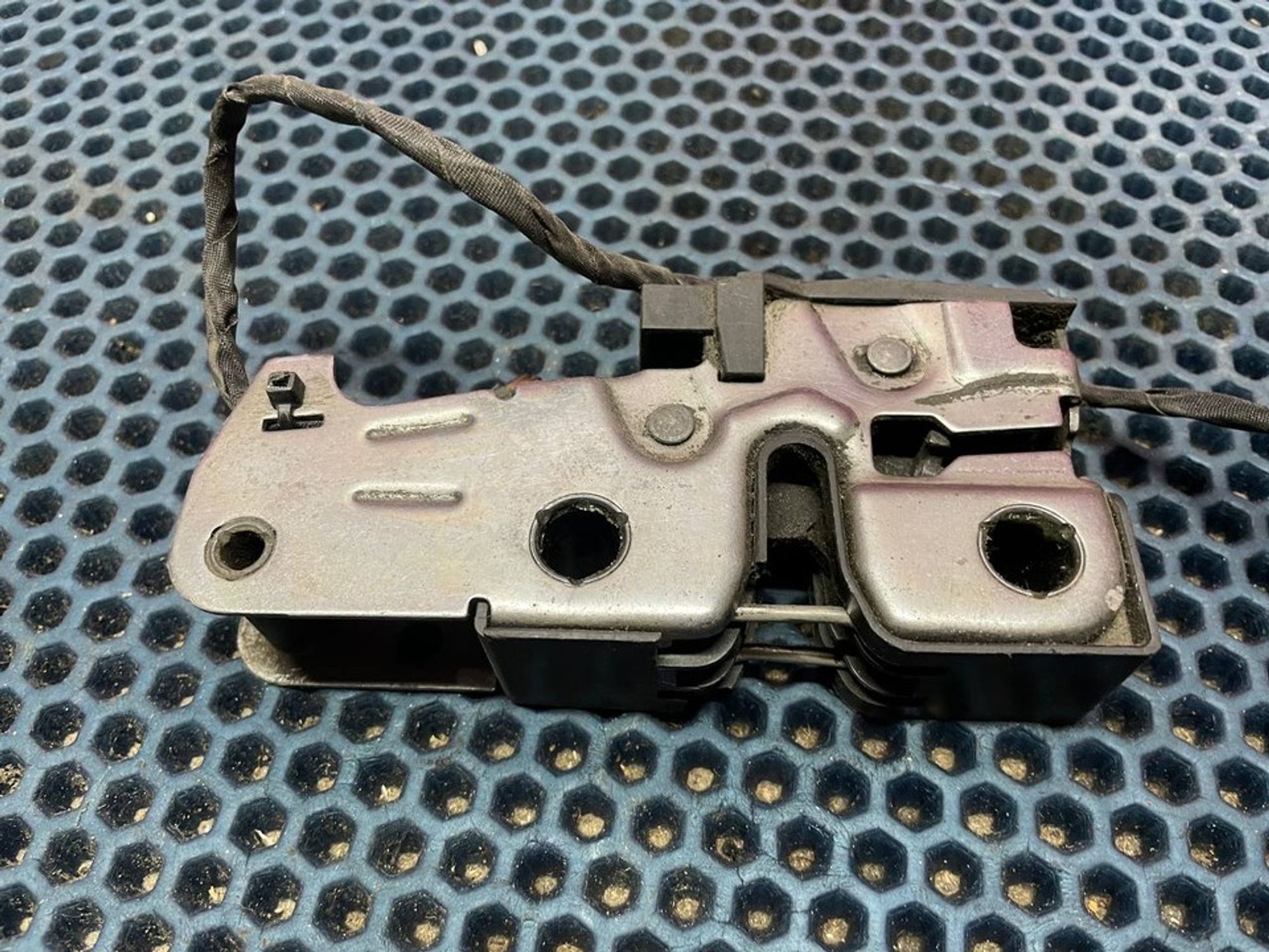 3C1823187 Замок капота Volkswagen Passat B6, 1000 рублей, Нижний Новгород