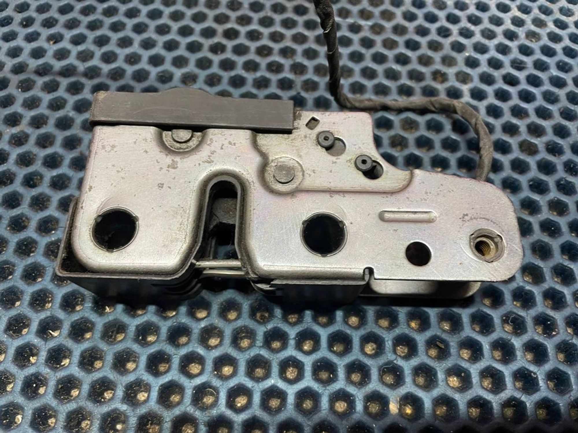 3C1823187 Замок капота Volkswagen Passat B6, 1000 рублей, Нижний Новгород