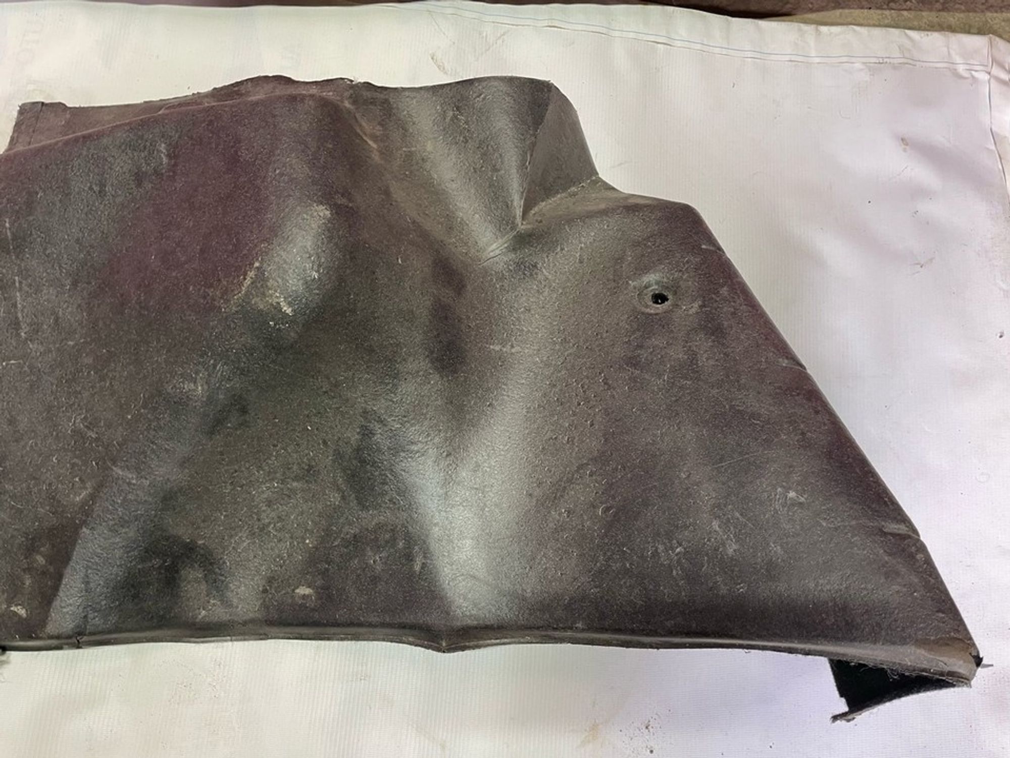 0K2N268860E02 Обшивка багажника боковая правая R Kia Spectra I, 700 рублей, Нижний Новгород