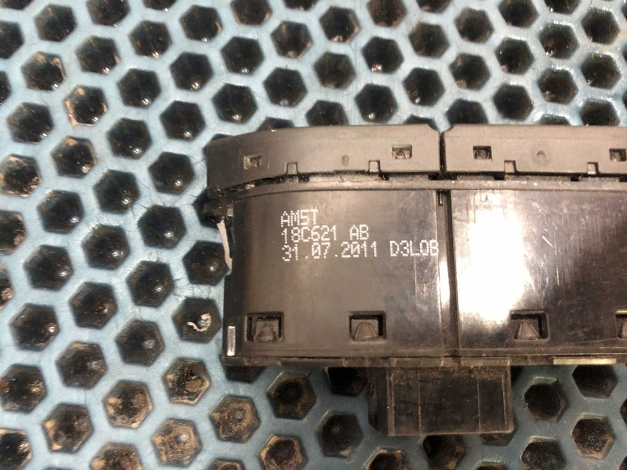 AM5T18C621AB Кнопка обогрева стекла Ford Focus III, 500 рублей, Нижний Новгород