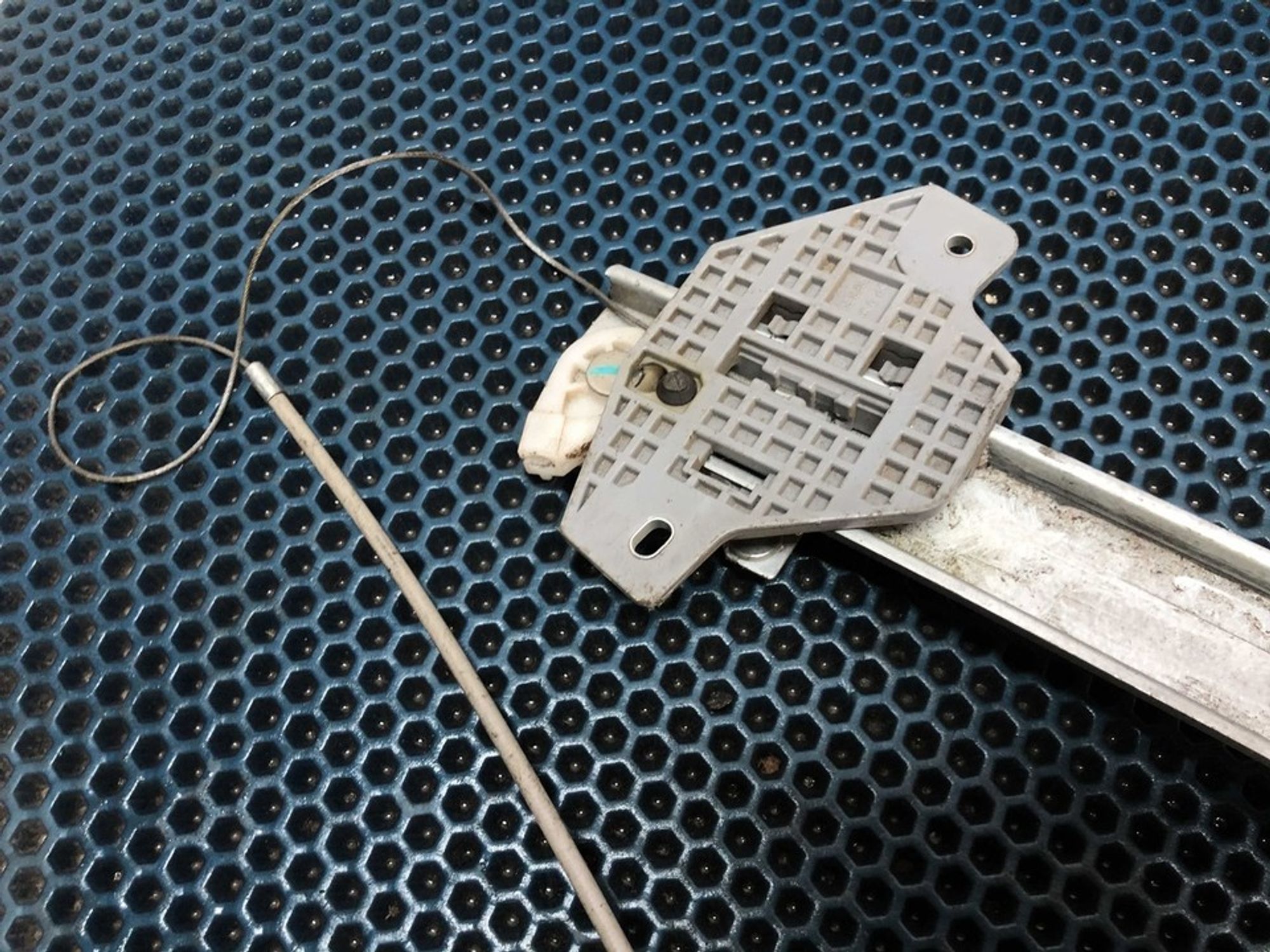 402397A Стеклоподъемник электрический передний правый R Kia Rio III, 700 рублей, Нижний Новгород