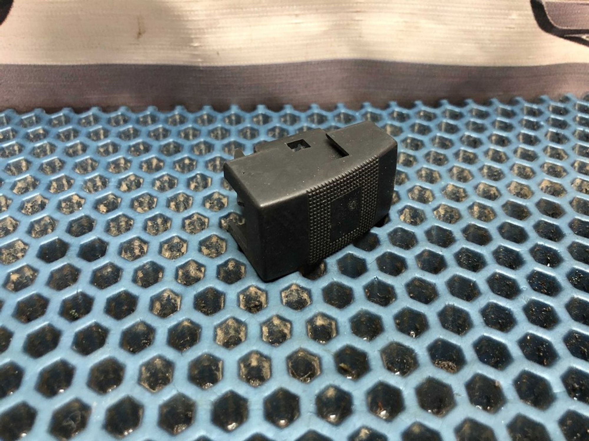 0K2N155225 Заглушка кнопок Kia Spectra I, 300 рублей, Нижний Новгород