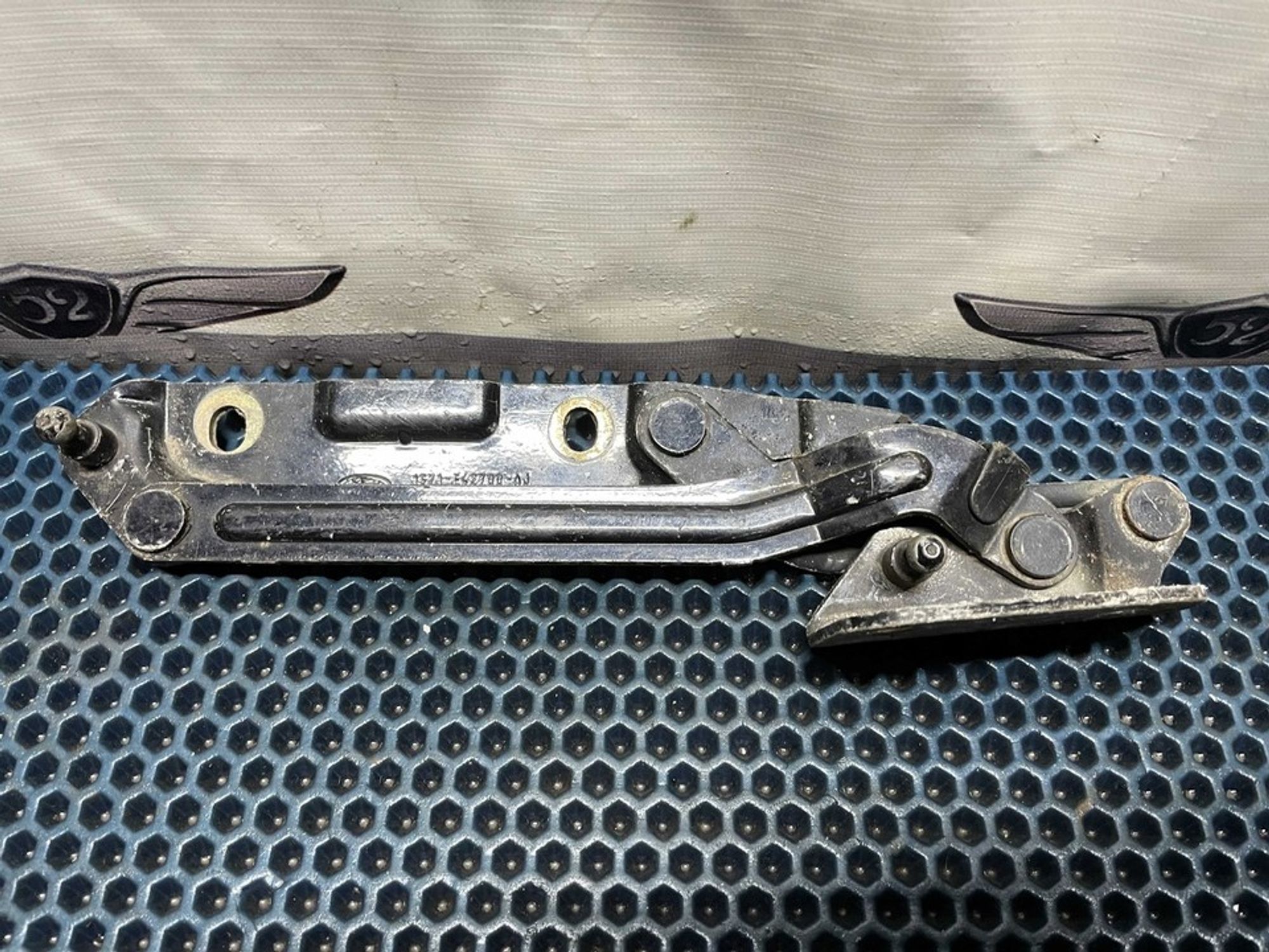 1S71F42700 Петля крышки багажника правая R Ford Mondeo III, 900 рублей, Нижний Новгород