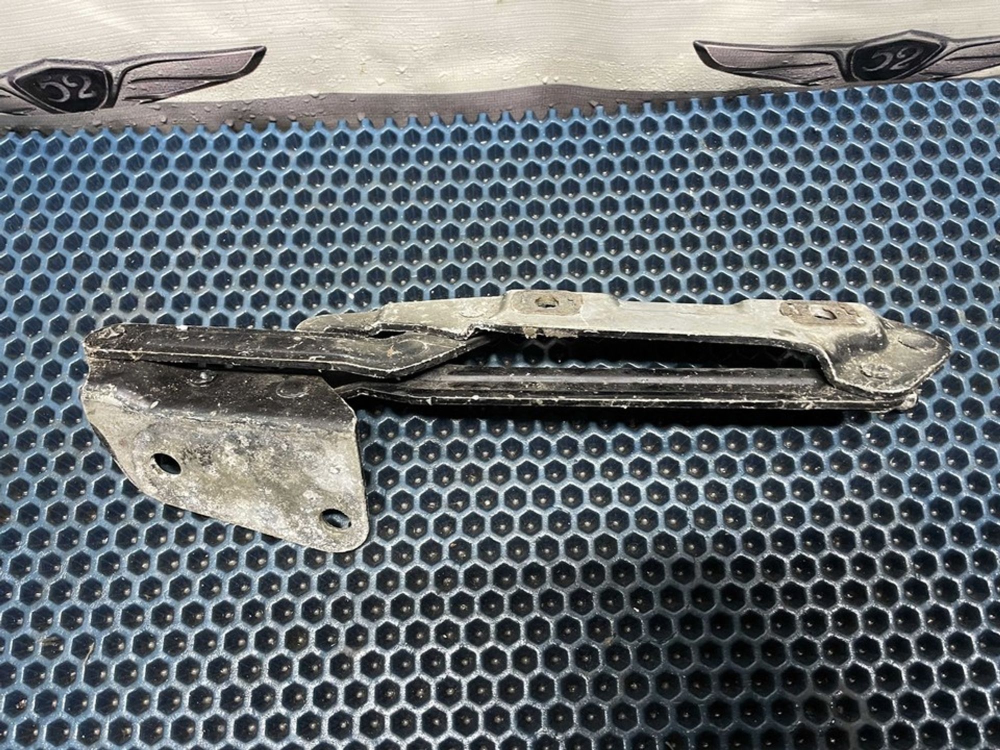 1S71F42700 Петля крышки багажника правая R Ford Mondeo III, 900 рублей, Нижний Новгород