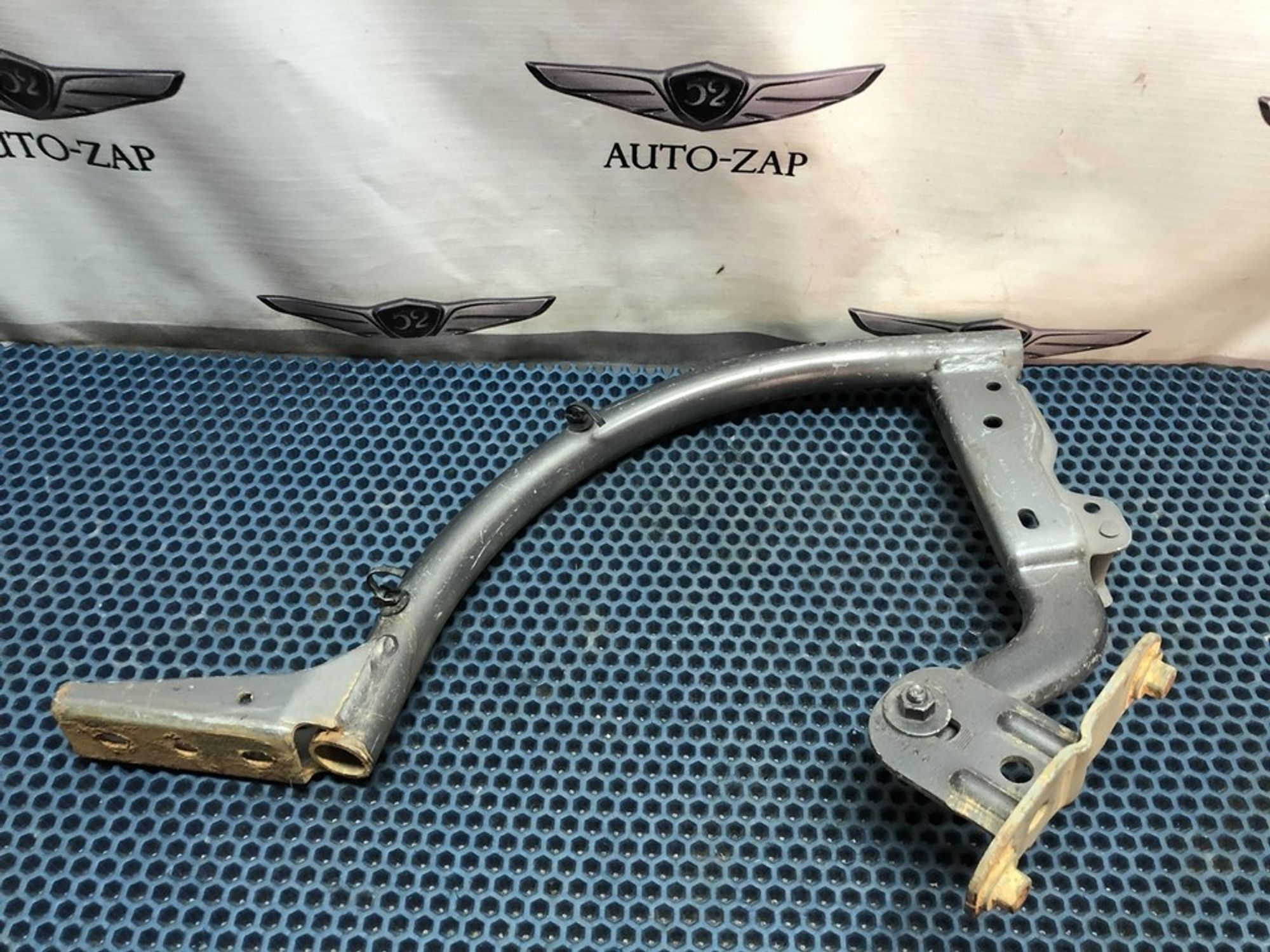 CM51F42700AH Петля крышки багажника правая R Ford Focus III, 1500 рублей, Нижний Новгород