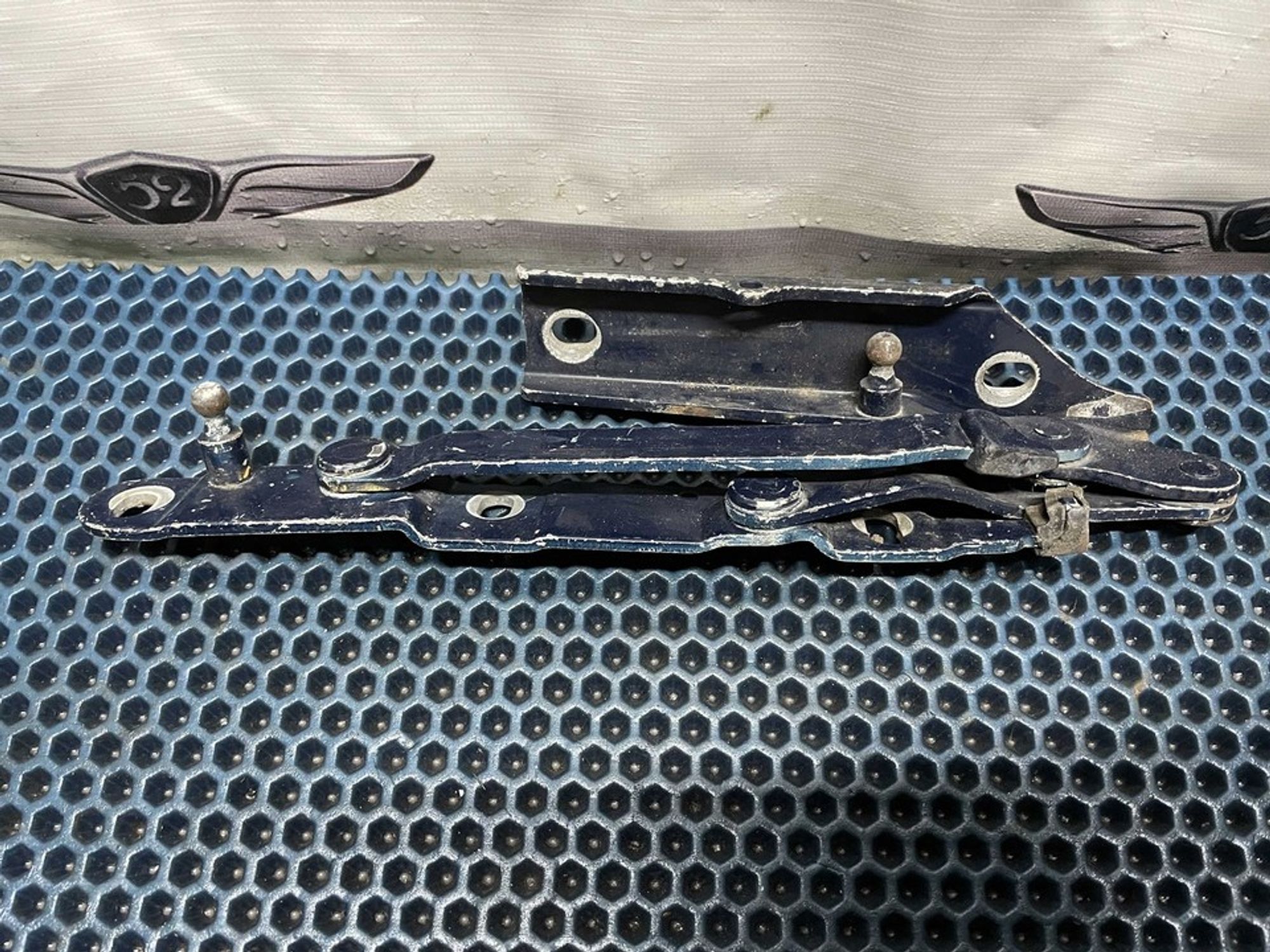 893827301 Петля капота левая L Audi 80 B3, 400 рублей, Нижний Новгород