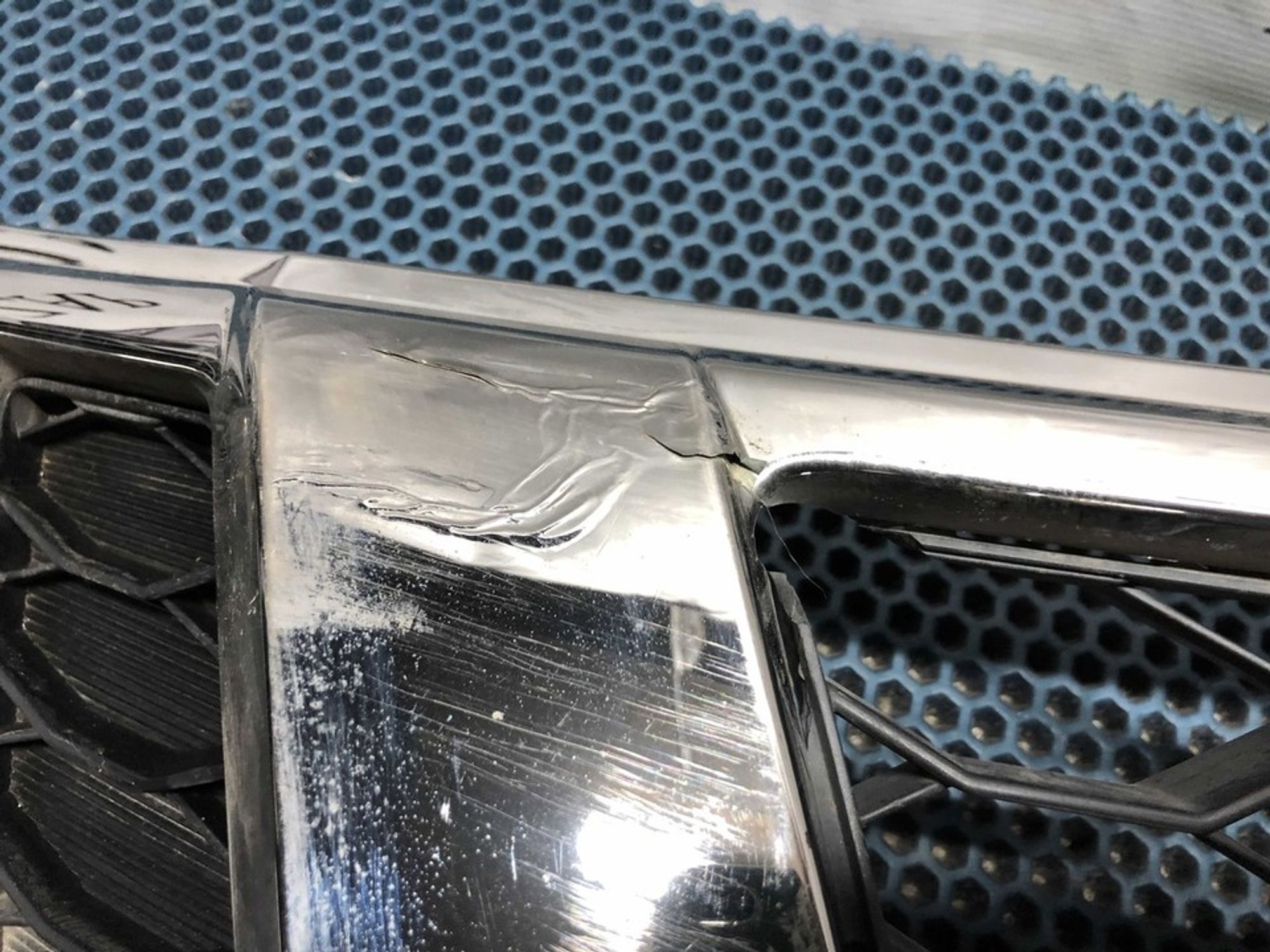 6232000Q0C Решетка радиатора Nissan Terrano III, 1000 рублей, Нижний Новгород