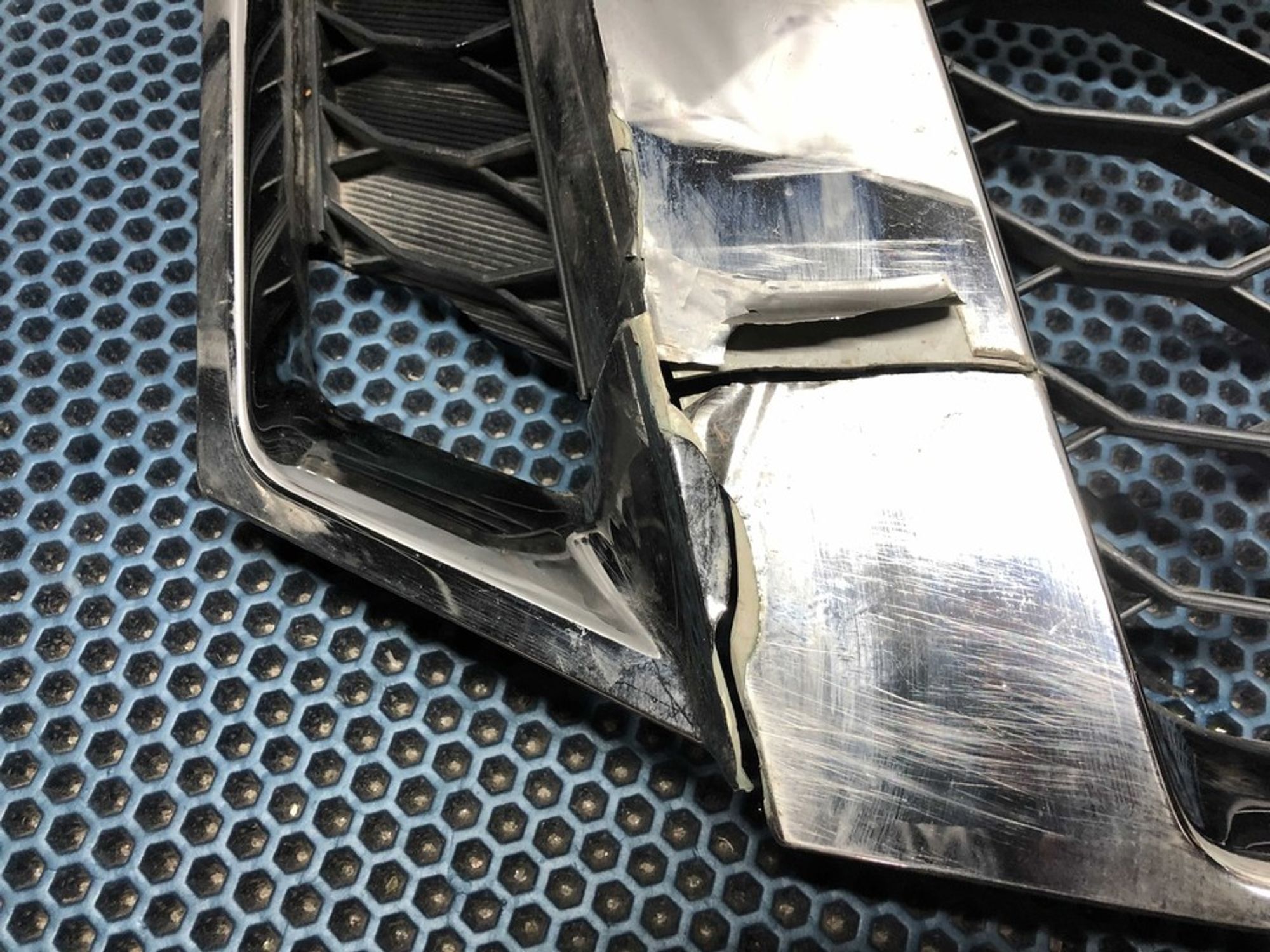 6232000Q0C Решетка радиатора Nissan Terrano III, 1000 рублей, Нижний Новгород