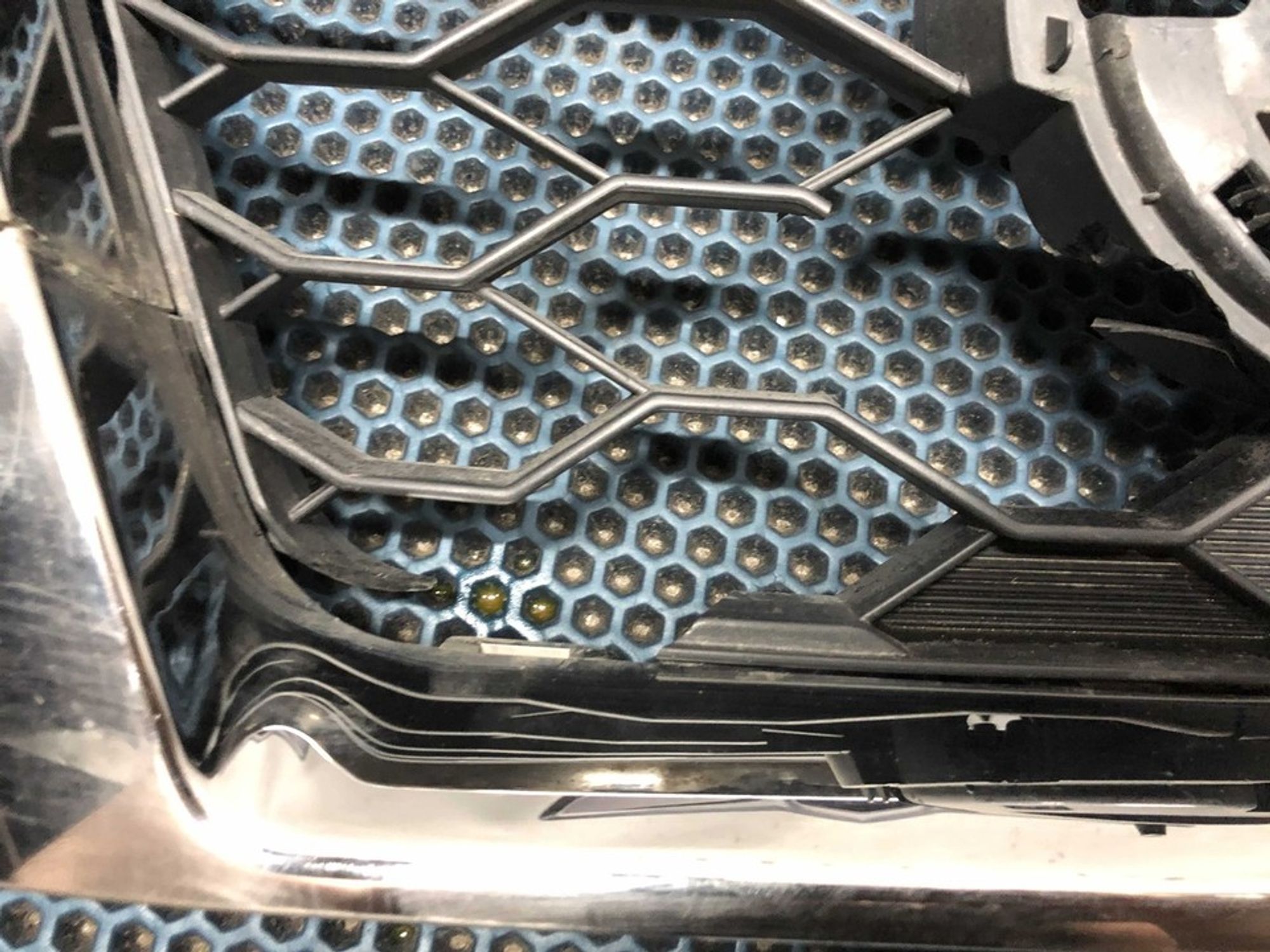 6232000Q0C Решетка радиатора Nissan Terrano III, 1000 рублей, Нижний Новгород