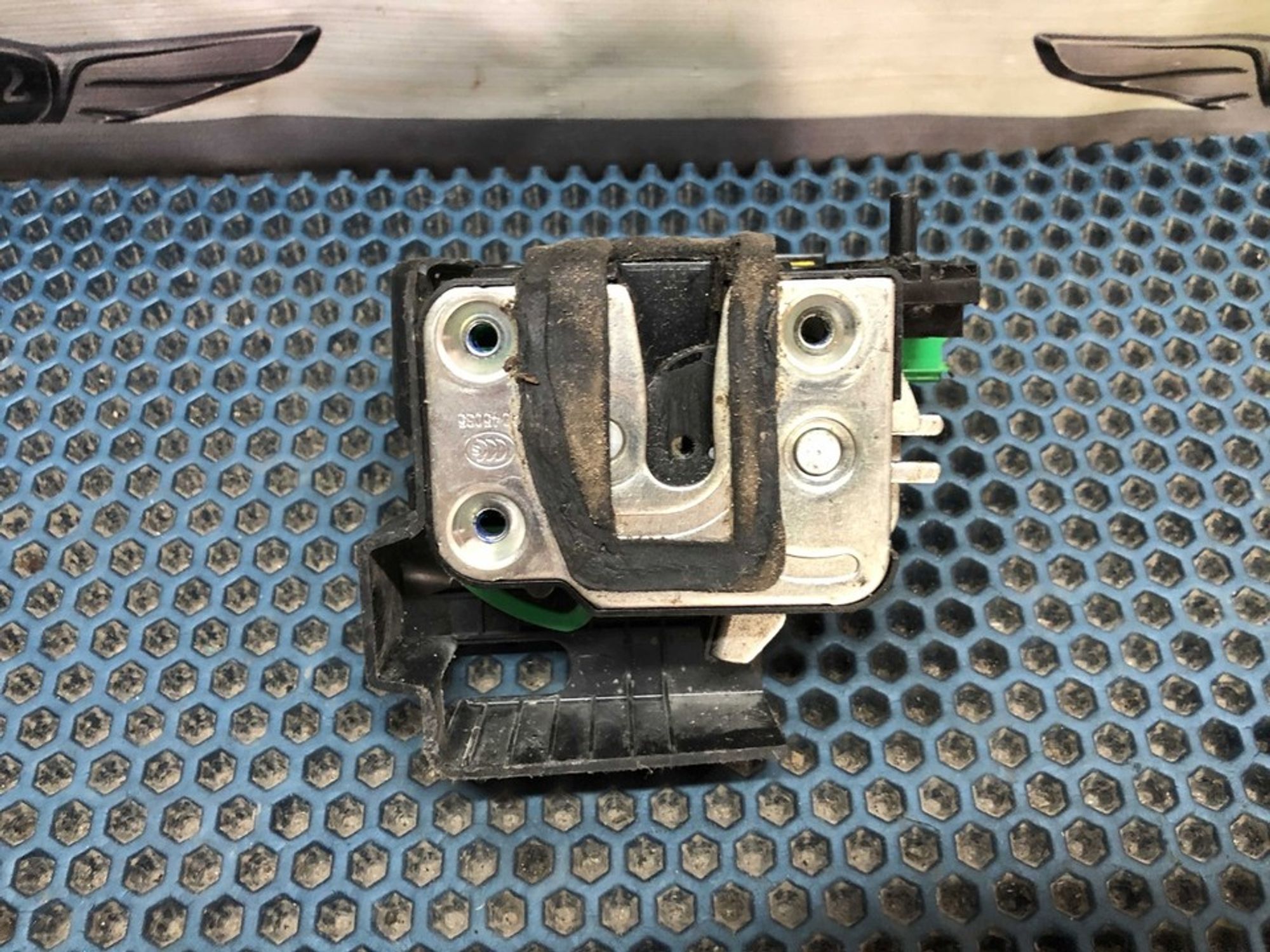 814101R020 Замок двери задней левой L Hyundai Solaris I, 900 рублей, Нижний Новгород