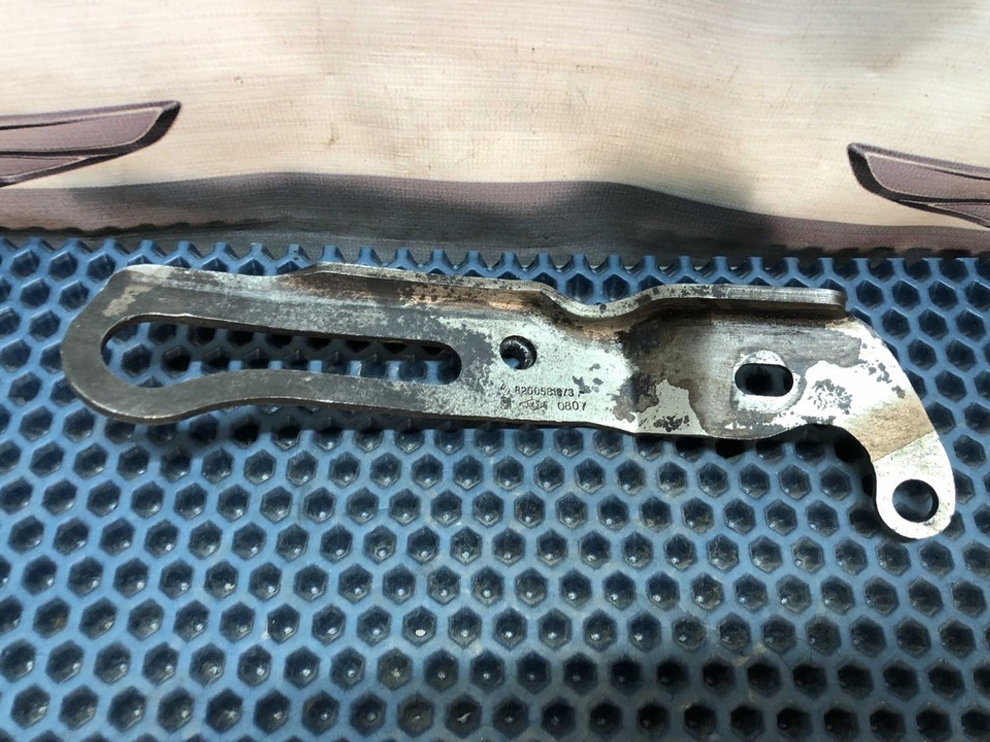 8200581373 Кронштейн генератора Renault Logan I, 600 рублей, Нижний Новгород