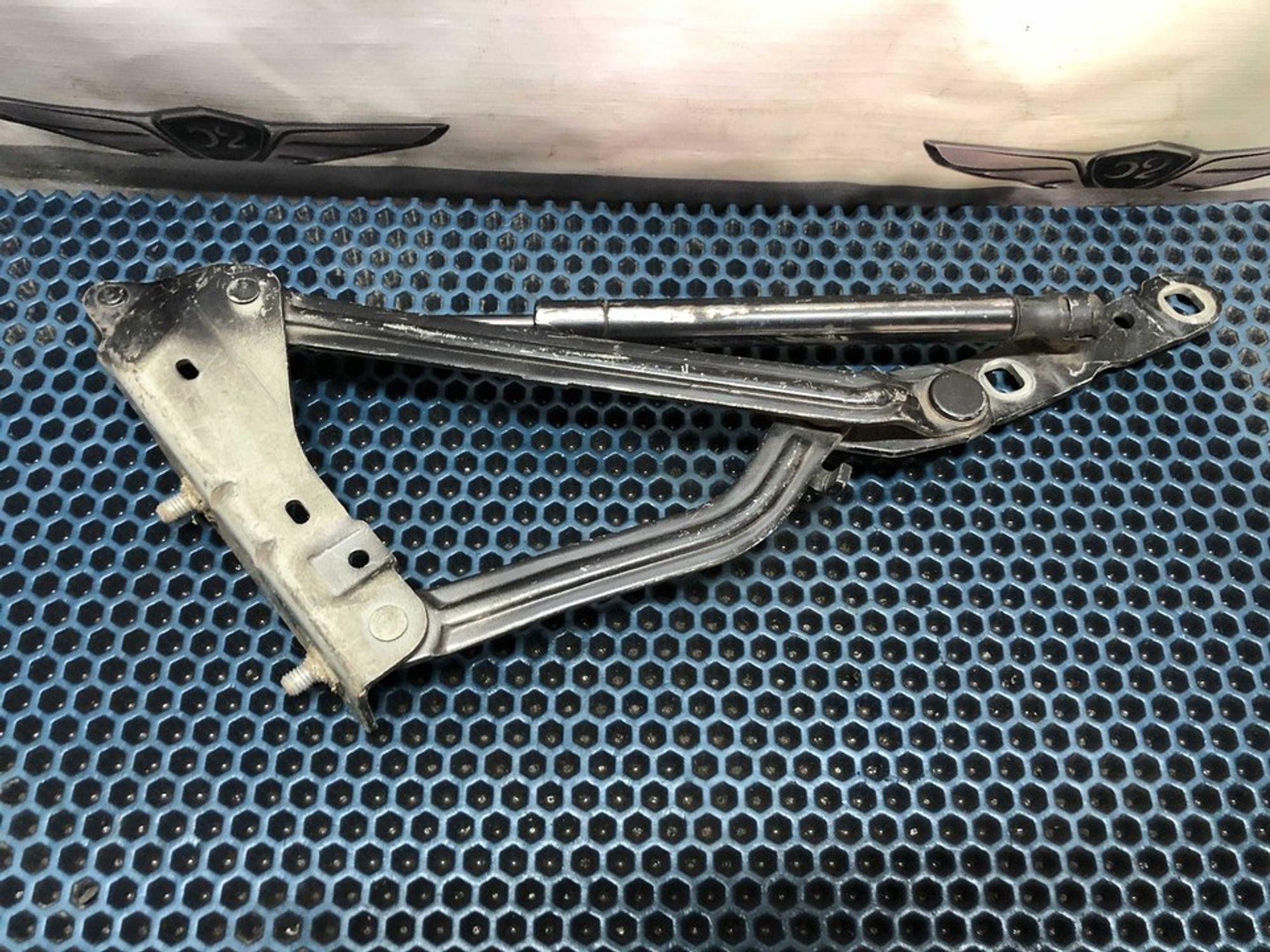 8200011067 Петля крышки багажника левая L Renault Megane II, 800 рублей, Нижний Новгород